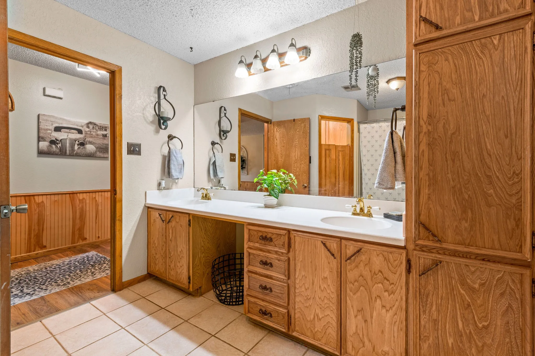 Single Family Residence For Sale in Taylor County , 112 Bar B Trail, Abilene, Texas 79602, 4 Bedroom, 2 Bathroom, 2 Garage spaces, 2,709 Sqft, built in 1976, mls#21387962, Real Estate Agent in Abilene, Homes For Sale in Taylor county, Homes For Sale in Abilene, Realtor in Abilene Texas, Real Estate Brokerage Independent Realty Texas, Luminita Cordes Realtor