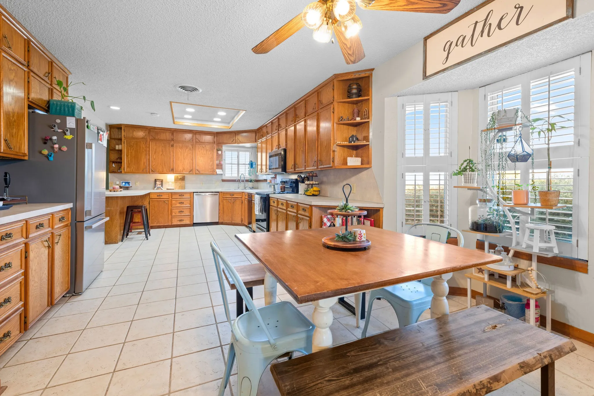Single Family Residence For Sale in Taylor County , 112 Bar B Trail, Abilene, Texas 79602, 4 Bedroom, 2 Bathroom, 2 Garage spaces, 2,709 Sqft, built in 1976, mls#21387962, Real Estate Agent in Abilene, Homes For Sale in Taylor county, Homes For Sale in Abilene, Realtor in Abilene Texas, Real Estate Brokerage Independent Realty Texas, Luminita Cordes Realtor