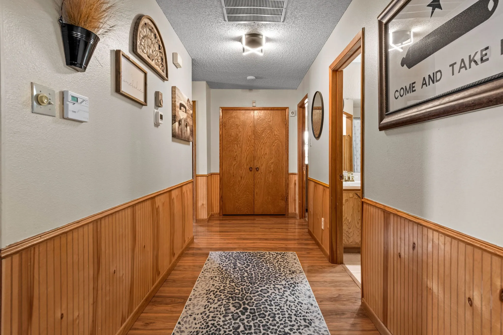 Single Family Residence For Sale in Taylor County , 112 Bar B Trail, Abilene, Texas 79602, 4 Bedroom, 2 Bathroom, 2 Garage spaces, 2,709 Sqft, built in 1976, mls#21387962, Real Estate Agent in Abilene, Homes For Sale in Taylor county, Homes For Sale in Abilene, Realtor in Abilene Texas, Real Estate Brokerage Independent Realty Texas, Luminita Cordes Realtor