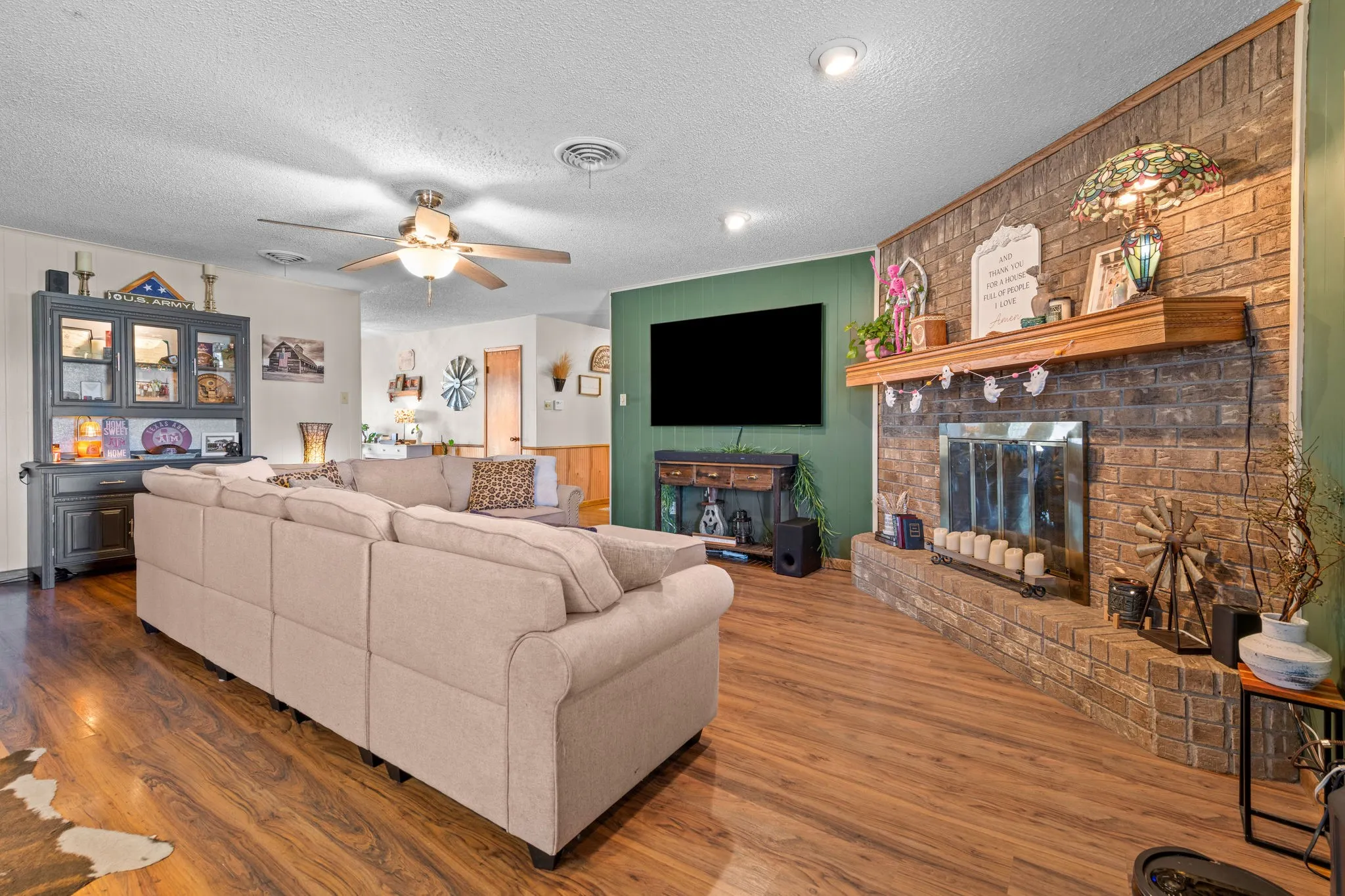 Single Family Residence For Sale in Taylor County , 112 Bar B Trail, Abilene, Texas 79602, 4 Bedroom, 2 Bathroom, 2 Garage spaces, 2,709 Sqft, built in 1976, mls#21387962, Real Estate Agent in Abilene, Homes For Sale in Taylor county, Homes For Sale in Abilene, Realtor in Abilene Texas, Real Estate Brokerage Independent Realty Texas, Luminita Cordes Realtor