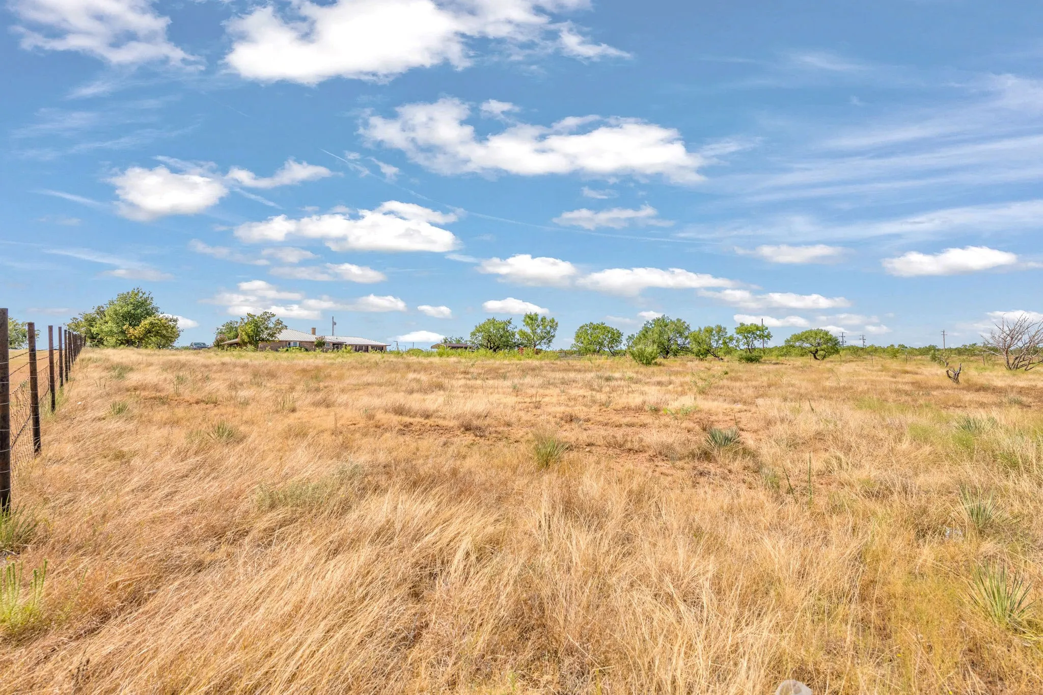 Single Family Residence For Sale in Taylor County , 112 Bar B Trail, Abilene, Texas 79602, 4 Bedroom, 2 Bathroom, 2 Garage spaces, 2,709 Sqft, built in 1976, mls#21387962, Real Estate Agent in Abilene, Homes For Sale in Taylor county, Homes For Sale in Abilene, Realtor in Abilene Texas, Real Estate Brokerage Independent Realty Texas, Luminita Cordes Realtor