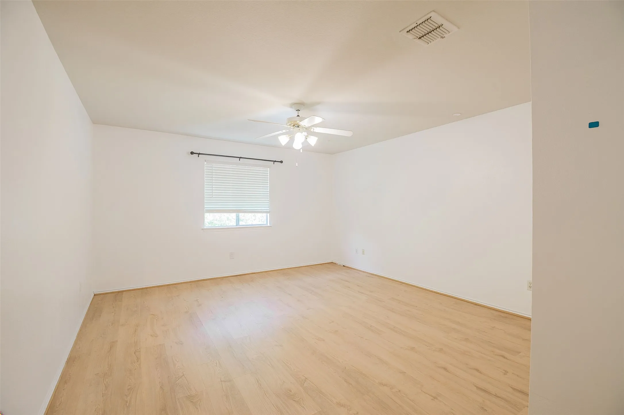Single Family Residence For Sale in Grayson County , 1505 Timberline Court, Sherman, Texas 75092, 4 Bedroom, 3 Bathroom, 2 Garage spaces, 2,883 Sqft, built in 2001, mls#21387909, Real Estate Agent in Sherman, Homes For Sale in Grayson county, Homes For Sale in Sherman, Realtor in Sherman Texas, Real Estate Brokerage Independent Realty Texas, Luminita Cordes Realtor