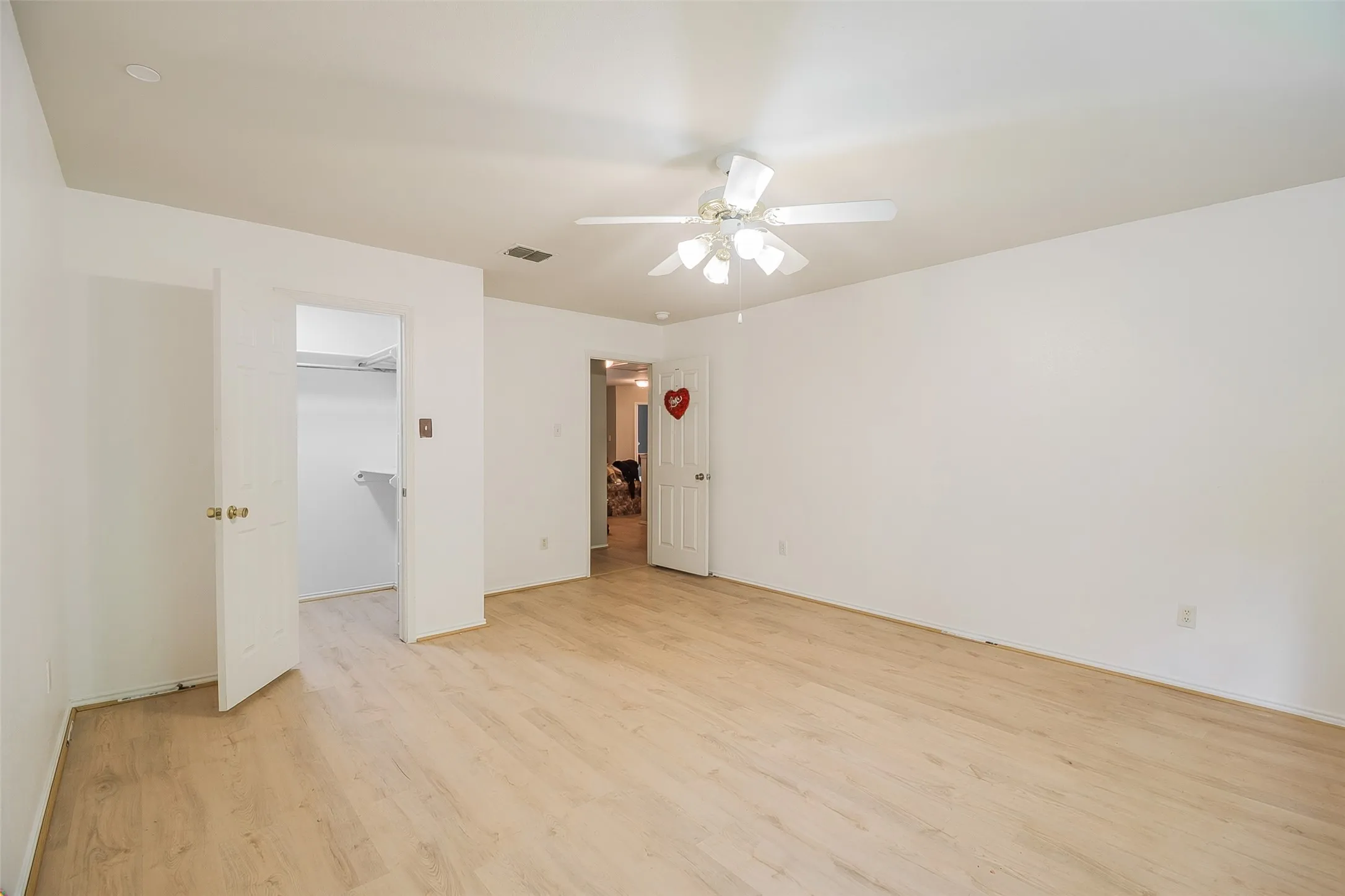 Single Family Residence For Sale in Grayson County , 1505 Timberline Court, Sherman, Texas 75092, 4 Bedroom, 3 Bathroom, 2 Garage spaces, 2,883 Sqft, built in 2001, mls#21387909, Real Estate Agent in Sherman, Homes For Sale in Grayson county, Homes For Sale in Sherman, Realtor in Sherman Texas, Real Estate Brokerage Independent Realty Texas, Luminita Cordes Realtor