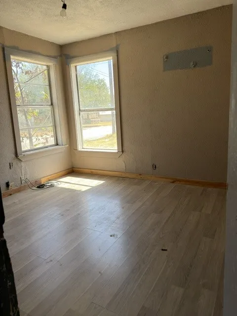 Single Family Residence For Sale in Jack County , 602 Peterson Drive, Jacksboro, Texas 76458, 3 Bedroom, 1 Bathroom, Garage spaces, 920 Sqft, built in 1940, mls#21387964, Real Estate Agent in Jacksboro, Homes For Sale in Jack county, Homes For Sale in Jacksboro, Realtor in Jacksboro Texas, Real Estate Brokerage Independent Realty Texas, Luminita Cordes Realtor