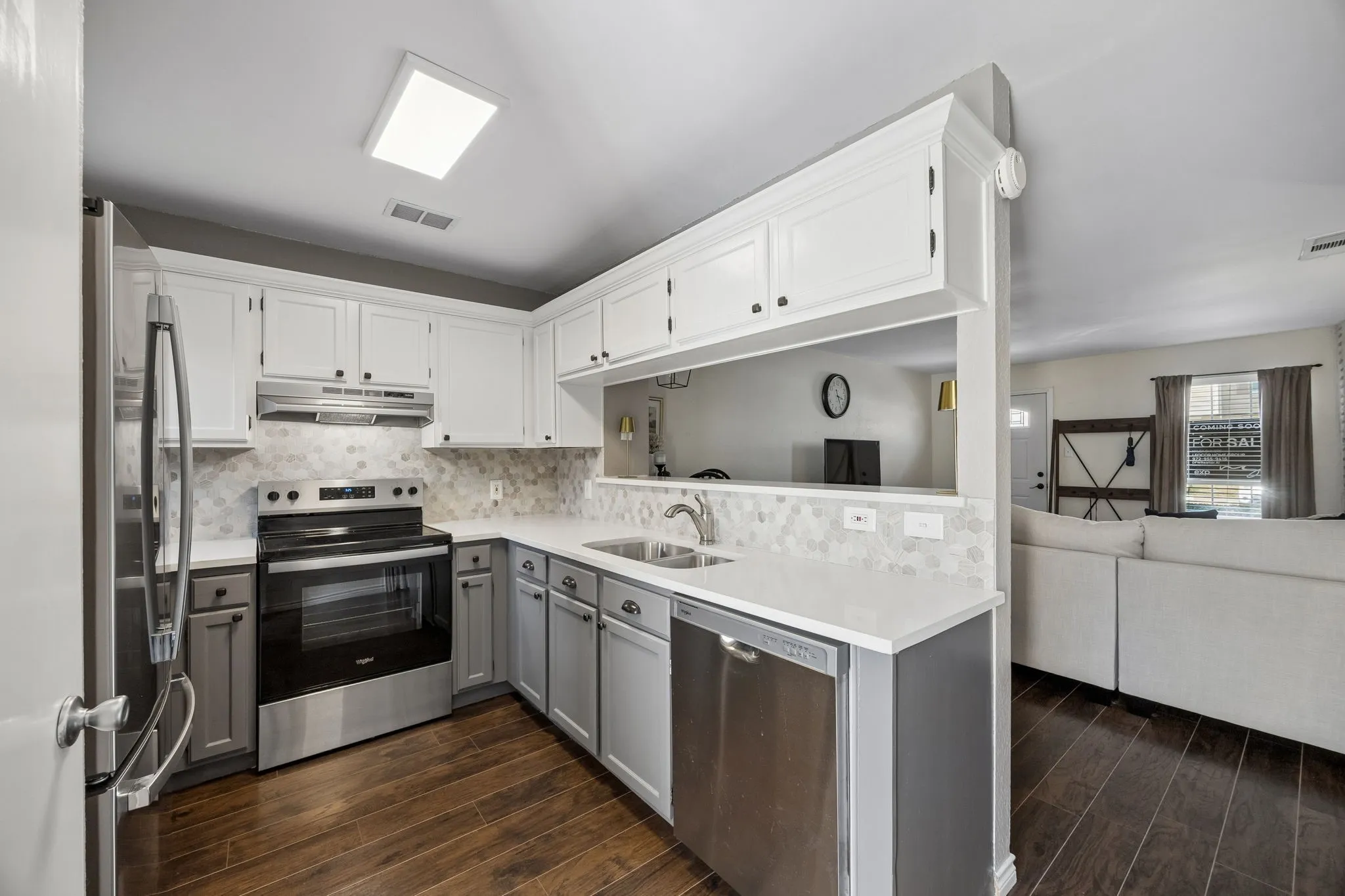 Condominium For Sale in Collin County , 2500 E Park Boulevard P5, Plano, Texas 75074, 2 Bedroom, 2 Bathroom, Garage spaces, 990 Sqft, built in 1985, mls#21387889, Real Estate Agent in Plano, Homes For Sale in Collin county, Homes For Sale in Plano, Realtor in Plano Texas, Real Estate Brokerage Independent Realty Texas, Luminita Cordes Realtor