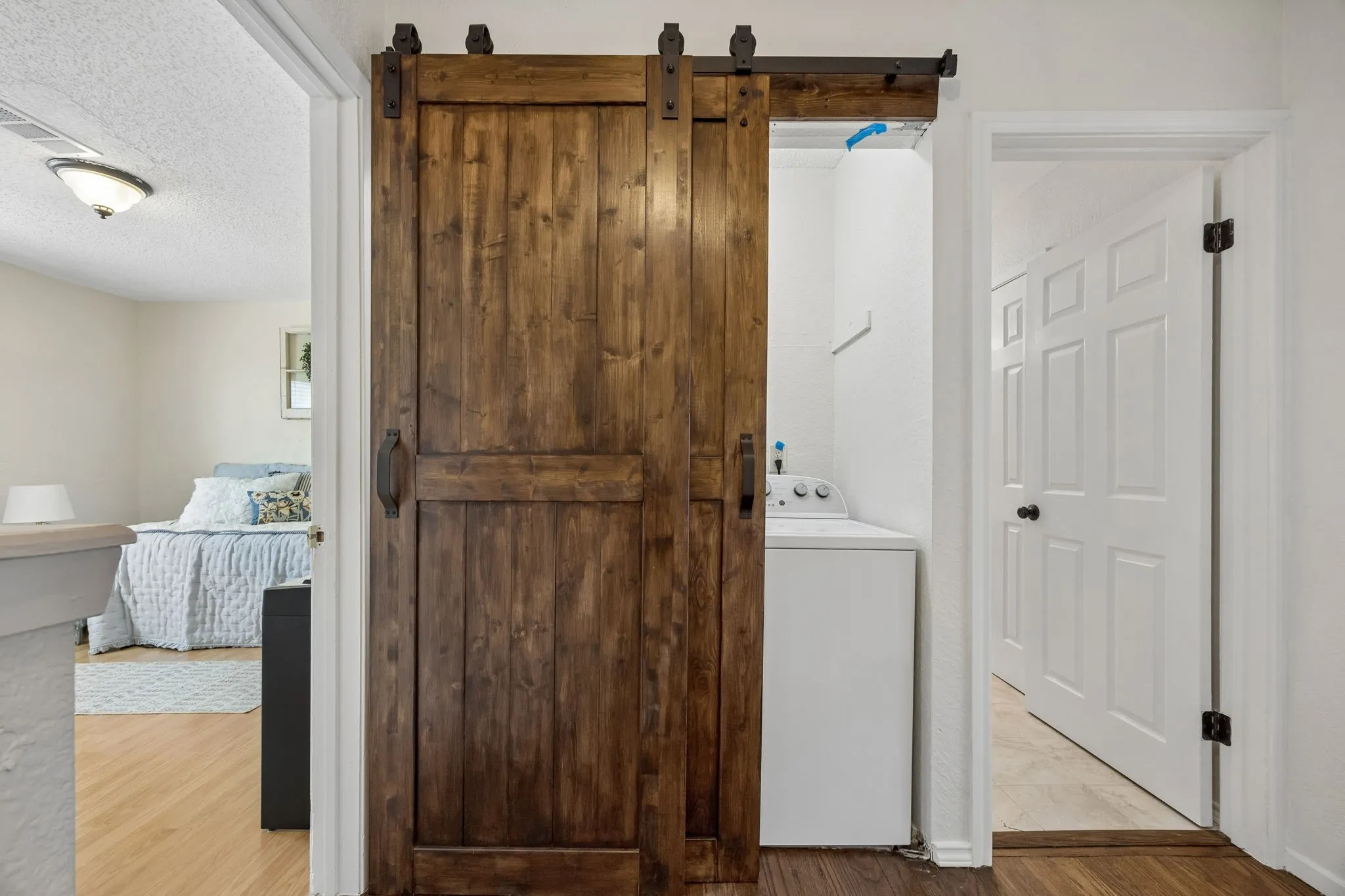 Condominium For Sale in Collin County , 2500 E Park Boulevard P5, Plano, Texas 75074, 2 Bedroom, 2 Bathroom, Garage spaces, 990 Sqft, built in 1985, mls#21387889, Real Estate Agent in Plano, Homes For Sale in Collin county, Homes For Sale in Plano, Realtor in Plano Texas, Real Estate Brokerage Independent Realty Texas, Luminita Cordes Realtor