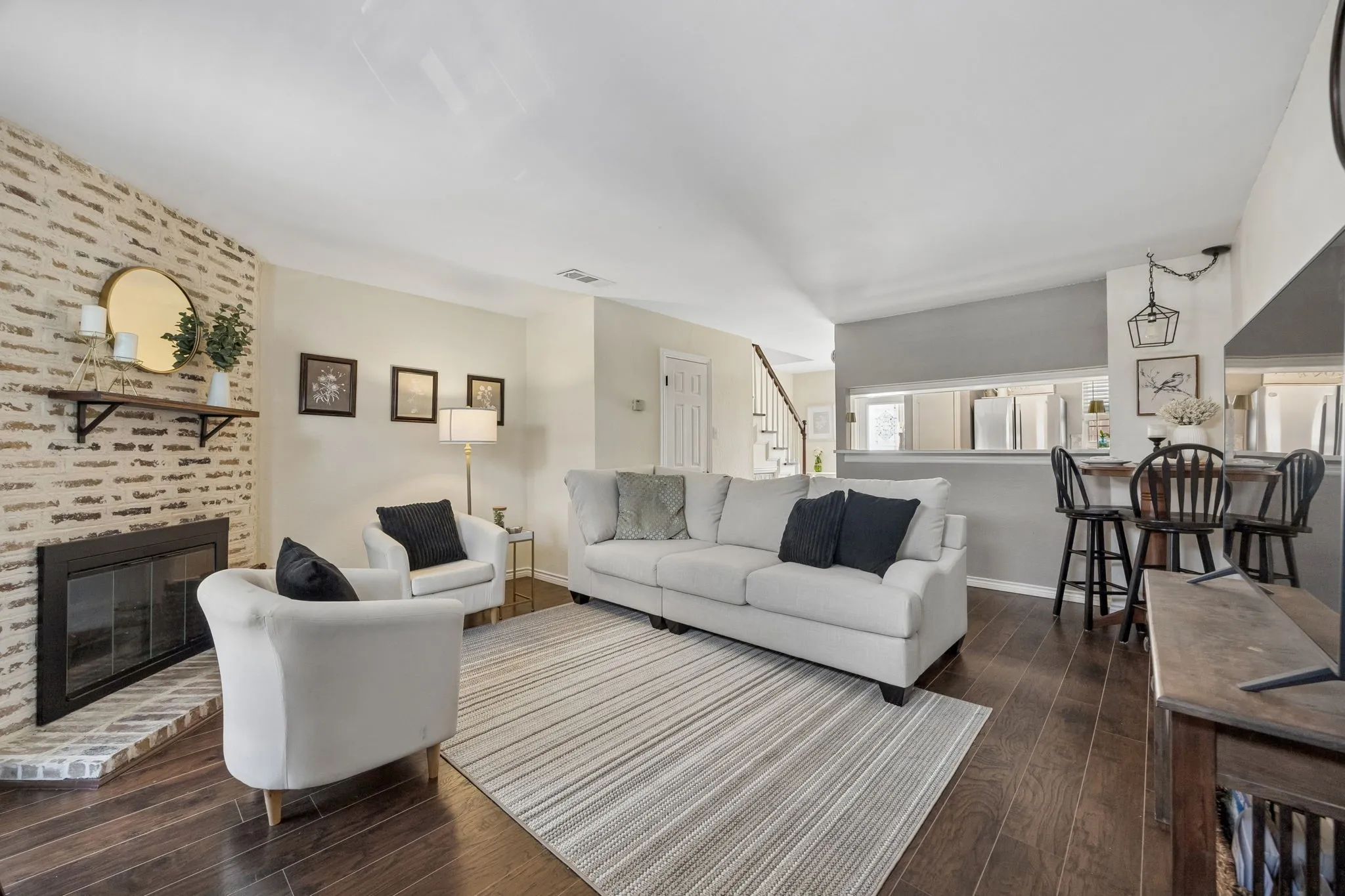 Condominium For Sale in Collin County , 2500 E Park Boulevard P5, Plano, Texas 75074, 2 Bedroom, 2 Bathroom, Garage spaces, 990 Sqft, built in 1985, mls#21387889, Real Estate Agent in Plano, Homes For Sale in Collin county, Homes For Sale in Plano, Realtor in Plano Texas, Real Estate Brokerage Independent Realty Texas, Luminita Cordes Realtor