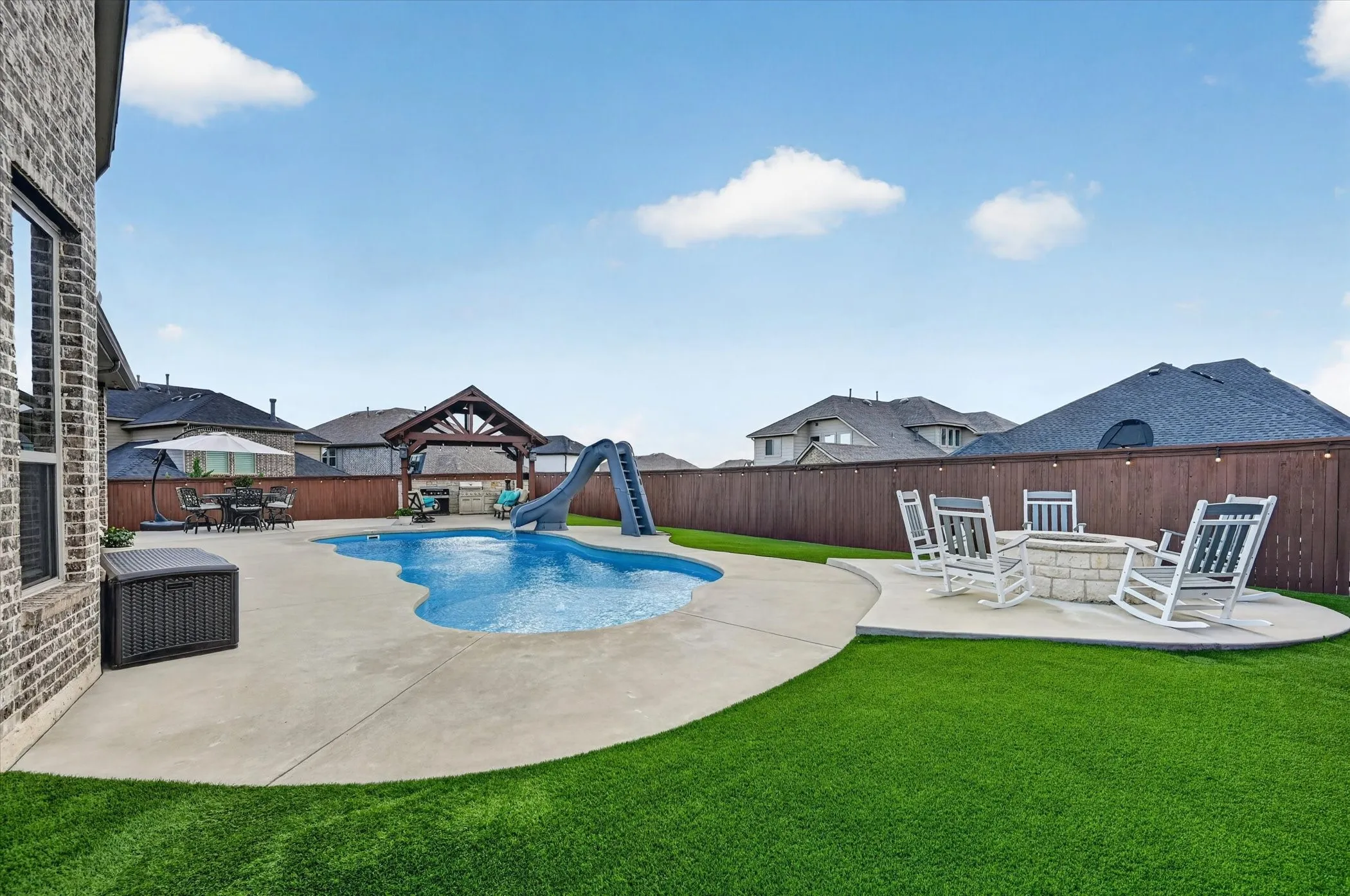 Single Family Residence For Sale in Denton County , 1812 Briscoe Drive, Lantana, Texas 76226, 4 Bedroom, 4 Bathroom, 2 Garage spaces, 3,240 Sqft, built in 2018, mls#21386861, Real Estate Agent in Lantana, Homes For Sale in Denton county, Homes For Sale in Lantana, Realtor in Lantana Texas, Real Estate Brokerage Independent Realty Texas, Luminita Cordes Realtor