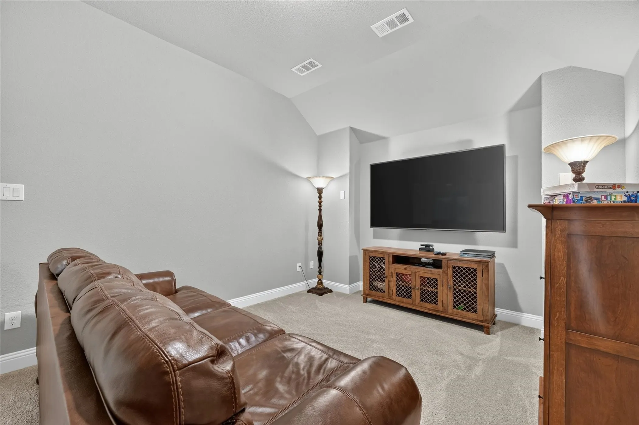 Single Family Residence For Sale in Denton County , 1812 Briscoe Drive, Lantana, Texas 76226, 4 Bedroom, 4 Bathroom, 2 Garage spaces, 3,240 Sqft, built in 2018, mls#21386861, Real Estate Agent in Lantana, Homes For Sale in Denton county, Homes For Sale in Lantana, Realtor in Lantana Texas, Real Estate Brokerage Independent Realty Texas, Luminita Cordes Realtor