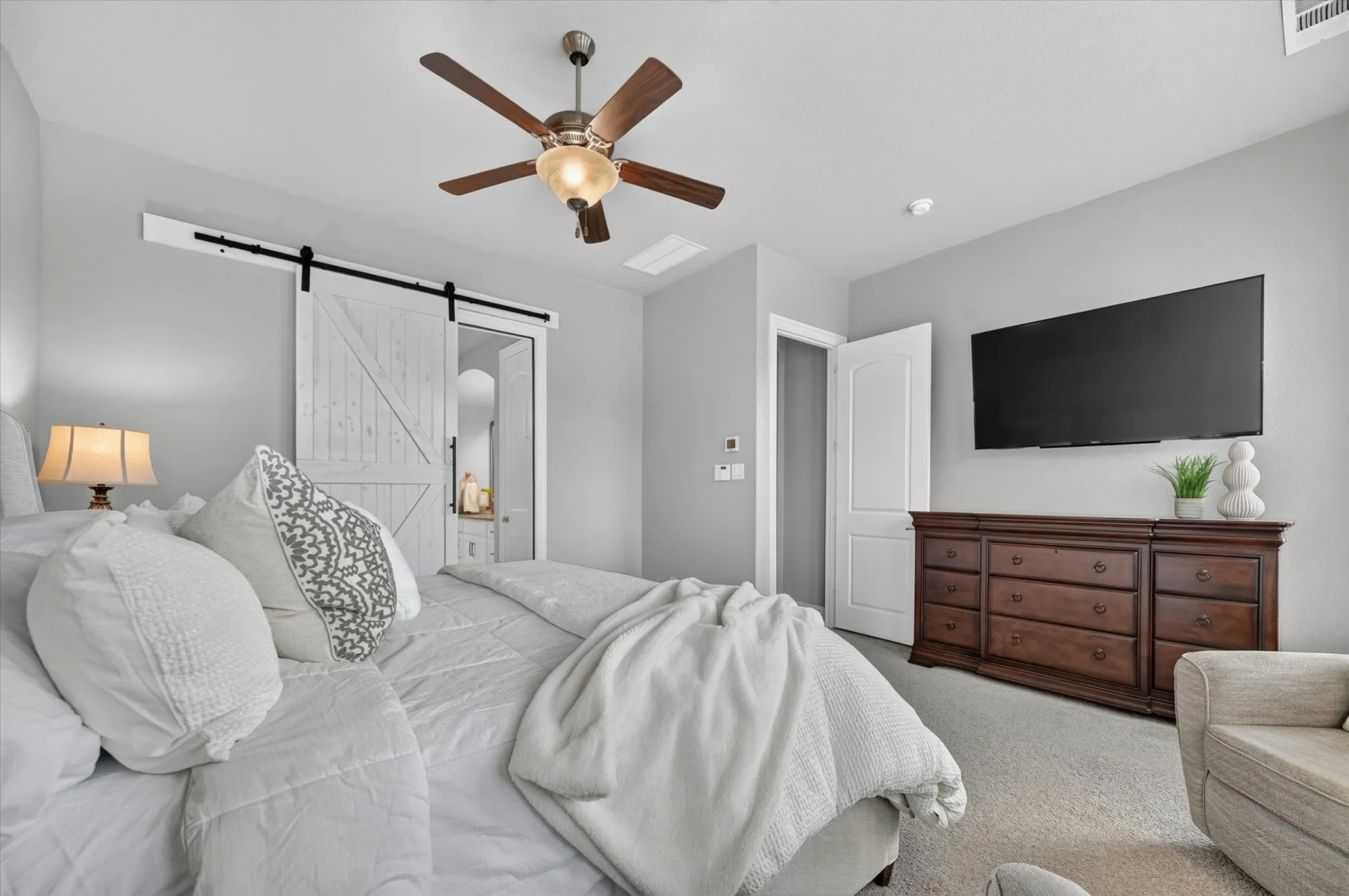 Single Family Residence For Sale in Denton County , 1812 Briscoe Drive, Lantana, Texas 76226, 4 Bedroom, 4 Bathroom, 2 Garage spaces, 3,240 Sqft, built in 2018, mls#21386861, Real Estate Agent in Lantana, Homes For Sale in Denton county, Homes For Sale in Lantana, Realtor in Lantana Texas, Real Estate Brokerage Independent Realty Texas, Luminita Cordes Realtor