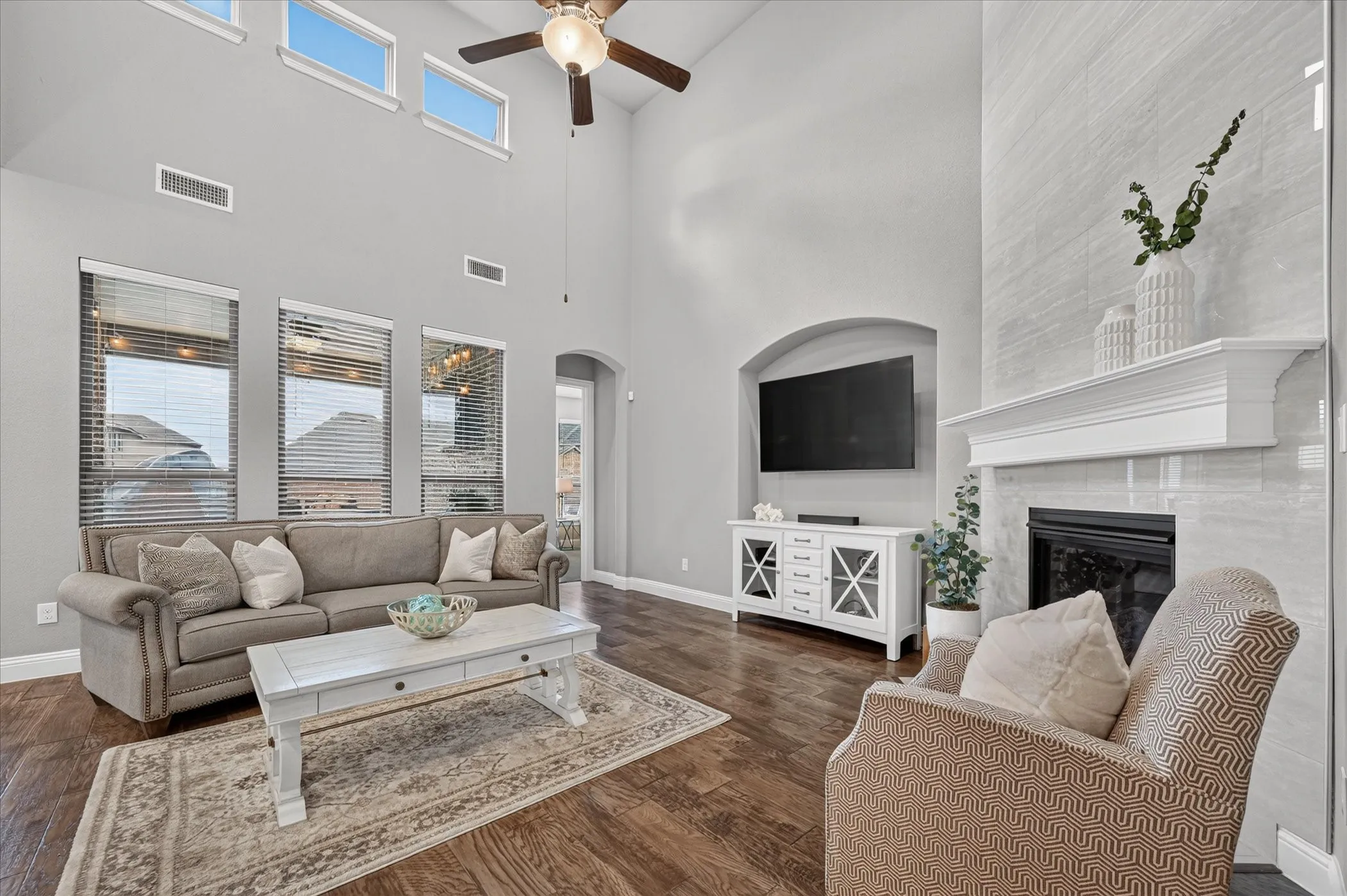 Single Family Residence For Sale in Denton County , 1812 Briscoe Drive, Lantana, Texas 76226, 4 Bedroom, 4 Bathroom, 2 Garage spaces, 3,240 Sqft, built in 2018, mls#21386861, Real Estate Agent in Lantana, Homes For Sale in Denton county, Homes For Sale in Lantana, Realtor in Lantana Texas, Real Estate Brokerage Independent Realty Texas, Luminita Cordes Realtor
