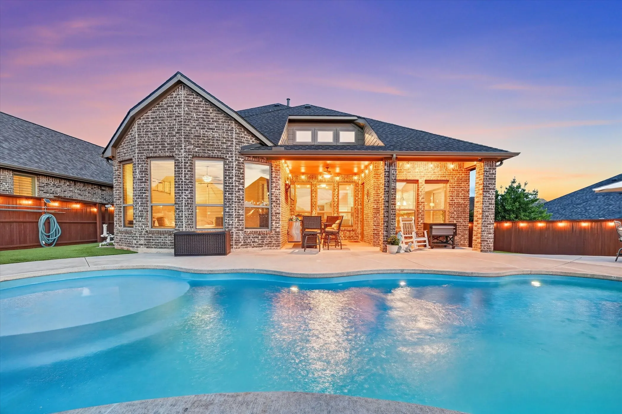 Single Family Residence For Sale in Denton County , 1812 Briscoe Drive, Lantana, Texas 76226, 4 Bedroom, 4 Bathroom, 2 Garage spaces, 3,240 Sqft, built in 2018, mls#21386861, Real Estate Agent in Lantana, Homes For Sale in Denton county, Homes For Sale in Lantana, Realtor in Lantana Texas, Real Estate Brokerage Independent Realty Texas, Luminita Cordes Realtor