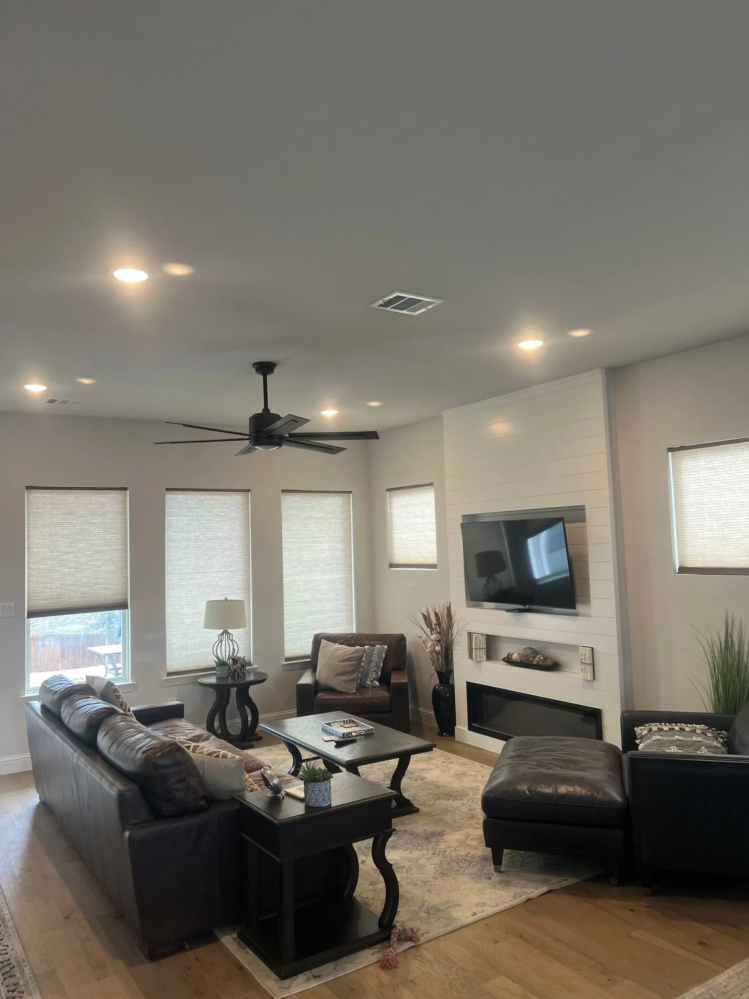 Single Family Residence For Rent in Tarrant County , 7017 Talon Drive, Fort Worth, Texas 76179, 4 Bedroom, 4 Bathroom, 2 Garage spaces, 2,679 Sqft, built in 2021, mls#21385760, Real Estate Agent in Fort Worth, Homes For Rent in Tarrant county, Homes For Rent in Fort Worth, Realtor in Fort Worth Texas, Real Estate Brokerage Independent Realty Texas, Luminita Cordes Realtor