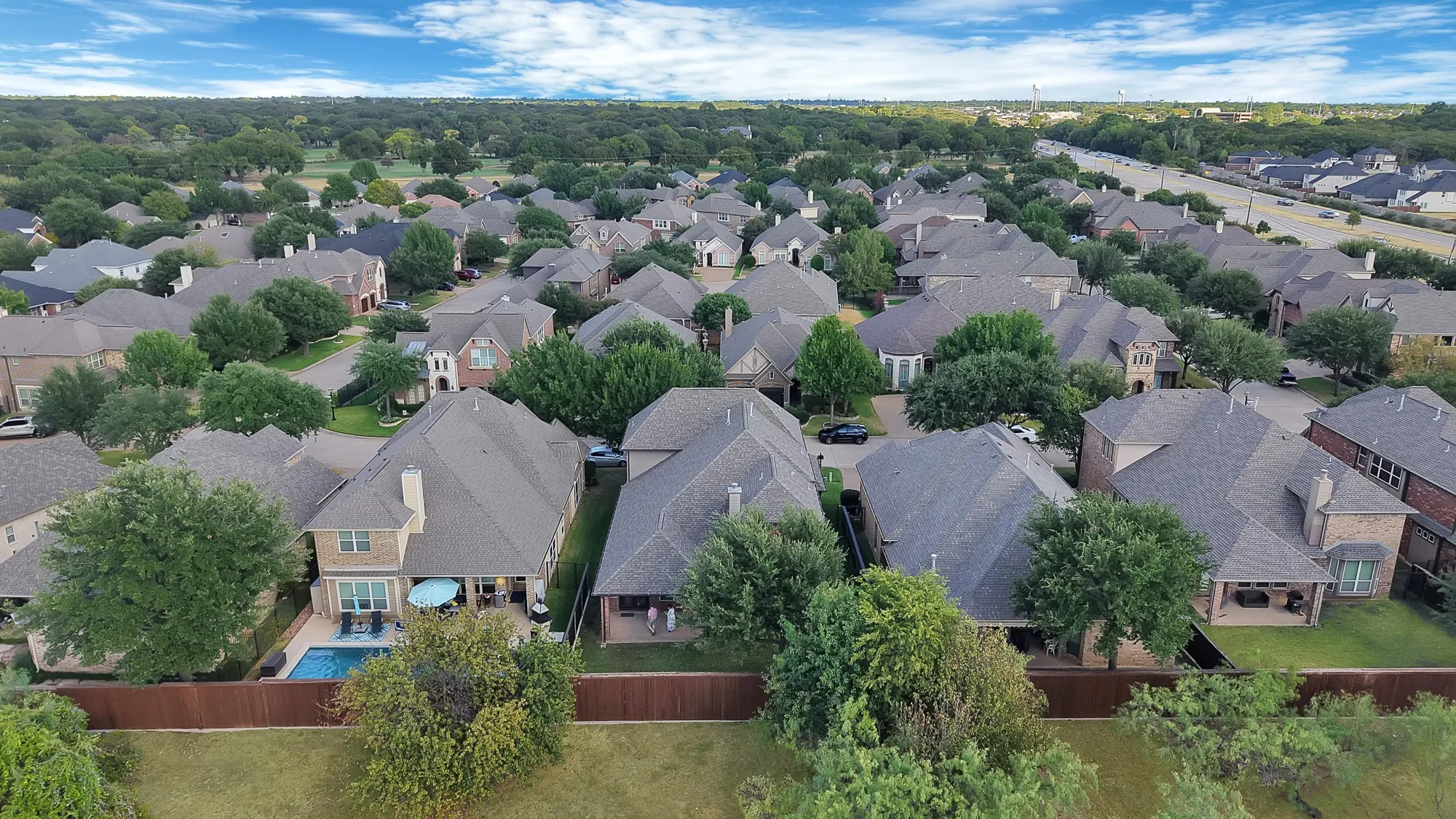 Single Family Residence For Sale in Tarrant County , 1406 St Tropez Lane, Arlington, Texas 76013, 4 Bedroom, 4 Bathroom, 2 Garage spaces, 3,409 Sqft, built in 2012, mls#21387369, Real Estate Agent in Arlington, Homes For Sale in Tarrant county, Homes For Sale in Arlington, Realtor in Arlington Texas, Real Estate Brokerage Independent Realty Texas, Luminita Cordes Realtor