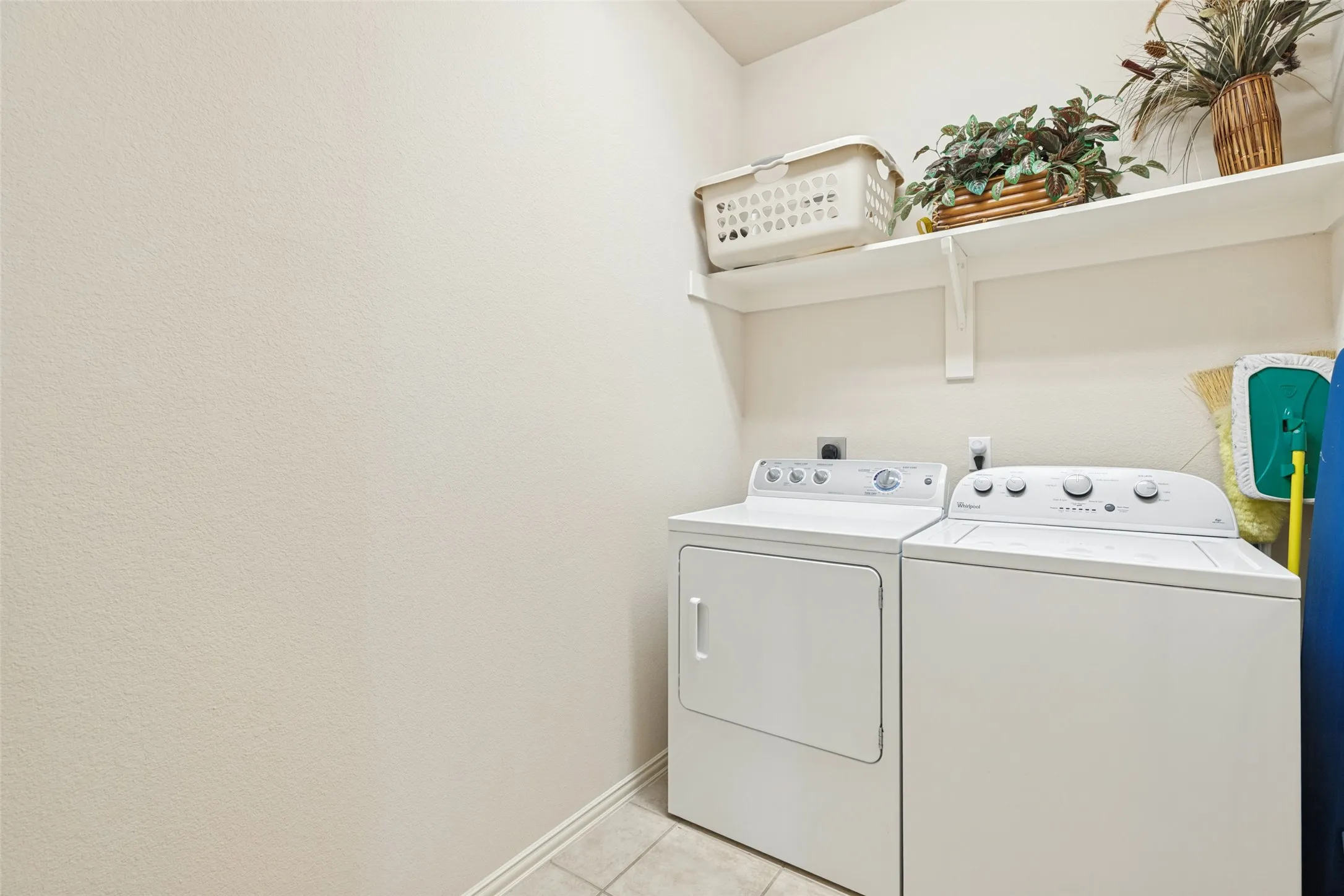 Single Family Residence For Sale in Collin County , 4517 Dartford Court, Mc Kinney, Texas 75070, 4 Bedroom, 3 Bathroom, 2 Garage spaces, 2,793 Sqft, built in 2004, mls#21387973, Real Estate Agent in Mc Kinney, Homes For Sale in Collin county, Homes For Sale in Mc Kinney, Realtor in Mc Kinney Texas, Real Estate Brokerage Independent Realty Texas, Luminita Cordes Realtor