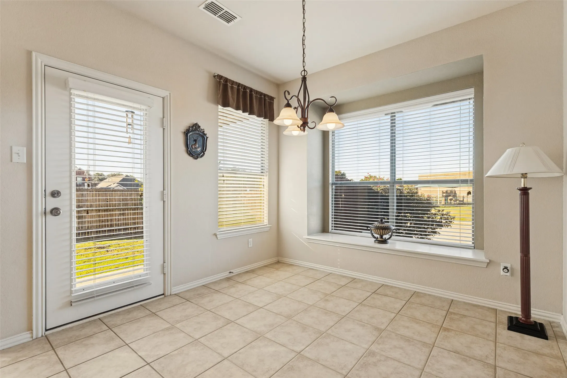 Single Family Residence For Sale in Collin County , 4517 Dartford Court, Mc Kinney, Texas 75070, 4 Bedroom, 3 Bathroom, 2 Garage spaces, 2,793 Sqft, built in 2004, mls#21387973, Real Estate Agent in Mc Kinney, Homes For Sale in Collin county, Homes For Sale in Mc Kinney, Realtor in Mc Kinney Texas, Real Estate Brokerage Independent Realty Texas, Luminita Cordes Realtor
