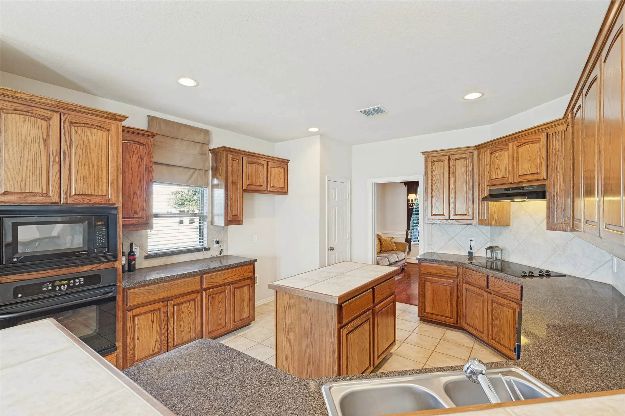 Single Family Residence For Sale in Collin County , 4517 Dartford Court, Mc Kinney, Texas 75070, 4 Bedroom, 3 Bathroom, 2 Garage spaces, 2,793 Sqft, built in 2004, mls#21387973, Real Estate Agent in Mc Kinney, Homes For Sale in Collin county, Homes For Sale in Mc Kinney, Realtor in Mc Kinney Texas, Real Estate Brokerage Independent Realty Texas, Luminita Cordes Realtor