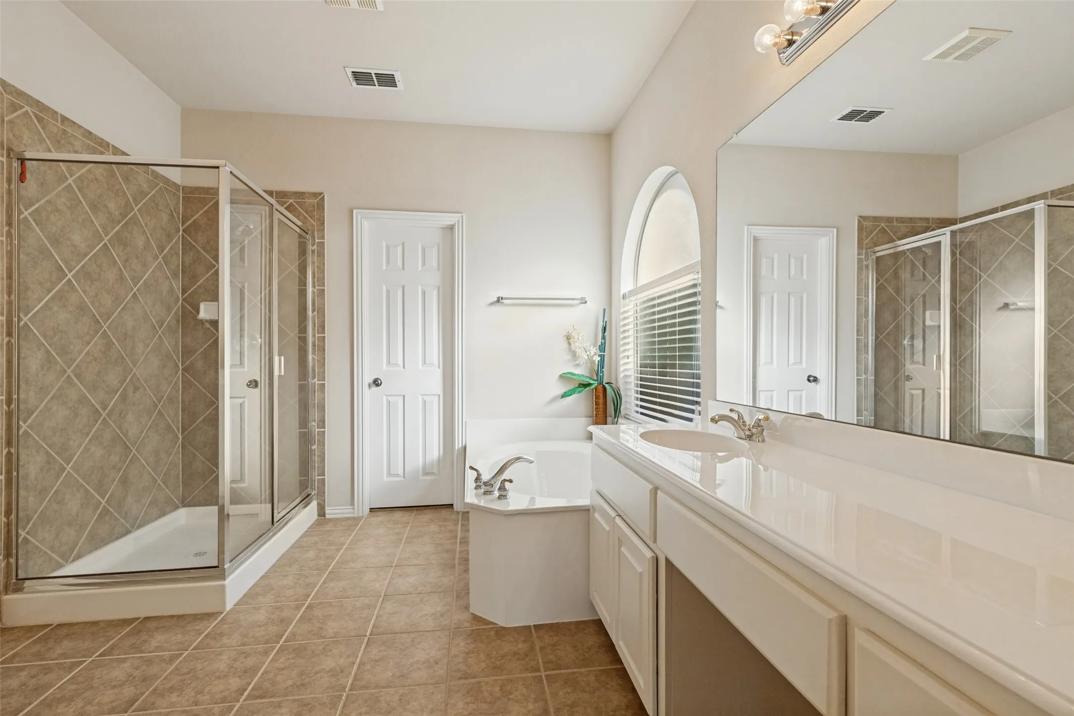 Single Family Residence For Sale in Collin County , 4517 Dartford Court, Mc Kinney, Texas 75070, 4 Bedroom, 3 Bathroom, 2 Garage spaces, 2,793 Sqft, built in 2004, mls#21387973, Real Estate Agent in Mc Kinney, Homes For Sale in Collin county, Homes For Sale in Mc Kinney, Realtor in Mc Kinney Texas, Real Estate Brokerage Independent Realty Texas, Luminita Cordes Realtor
