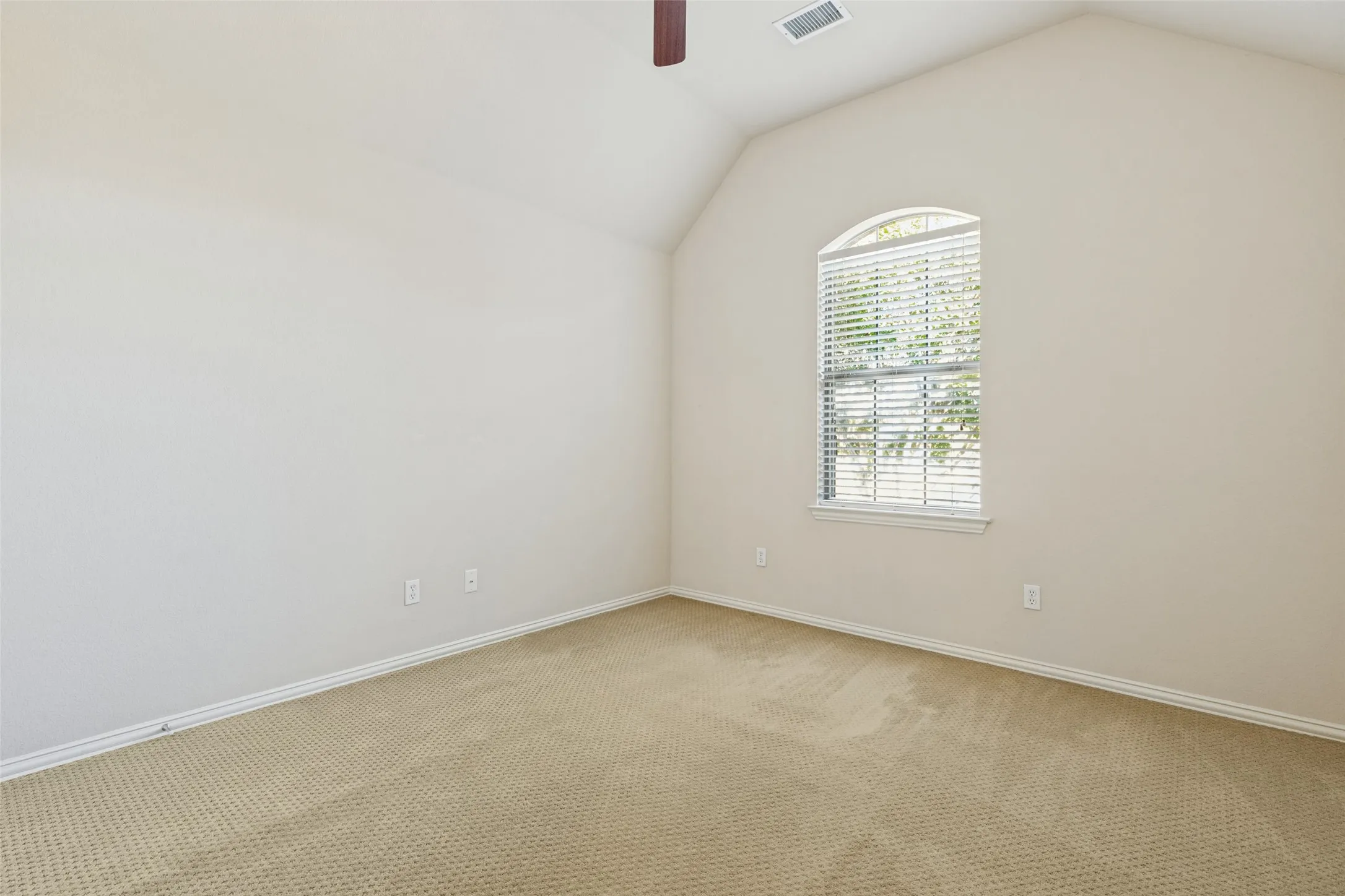 Single Family Residence For Sale in Collin County , 4517 Dartford Court, Mc Kinney, Texas 75070, 4 Bedroom, 3 Bathroom, 2 Garage spaces, 2,793 Sqft, built in 2004, mls#21387973, Real Estate Agent in Mc Kinney, Homes For Sale in Collin county, Homes For Sale in Mc Kinney, Realtor in Mc Kinney Texas, Real Estate Brokerage Independent Realty Texas, Luminita Cordes Realtor