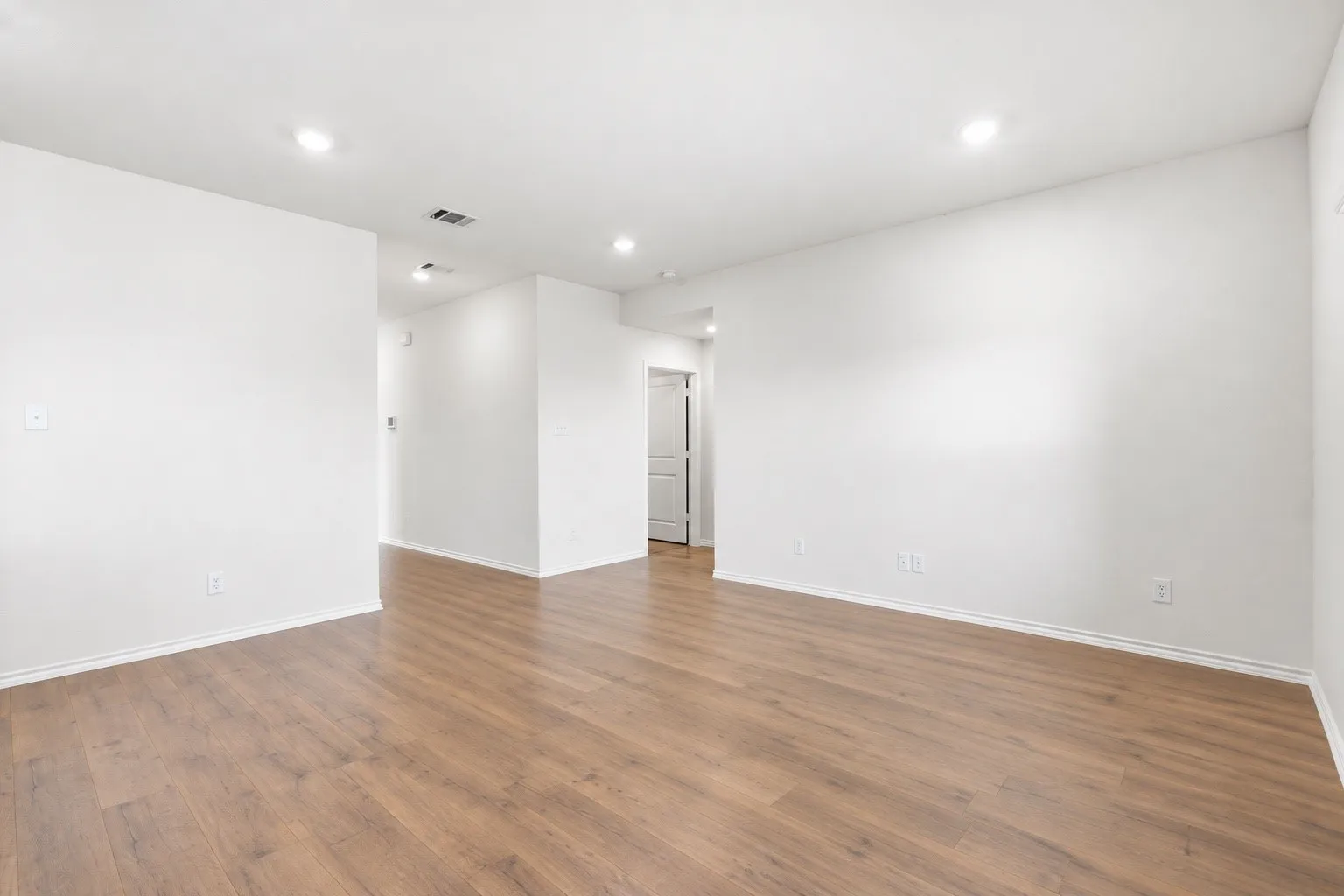 Single Family Residence For Sale in Grayson County , 2803 Jasmine Drive, Sherman, Texas 75092, 3 Bedroom, 2 Bathroom, 2 Garage spaces, 1,478 Sqft, built in 2023, mls#21374309, Real Estate Agent in Sherman, Homes For Sale in Grayson county, Homes For Sale in Sherman, Realtor in Sherman Texas, Real Estate Brokerage Independent Realty Texas, Luminita Cordes Realtor