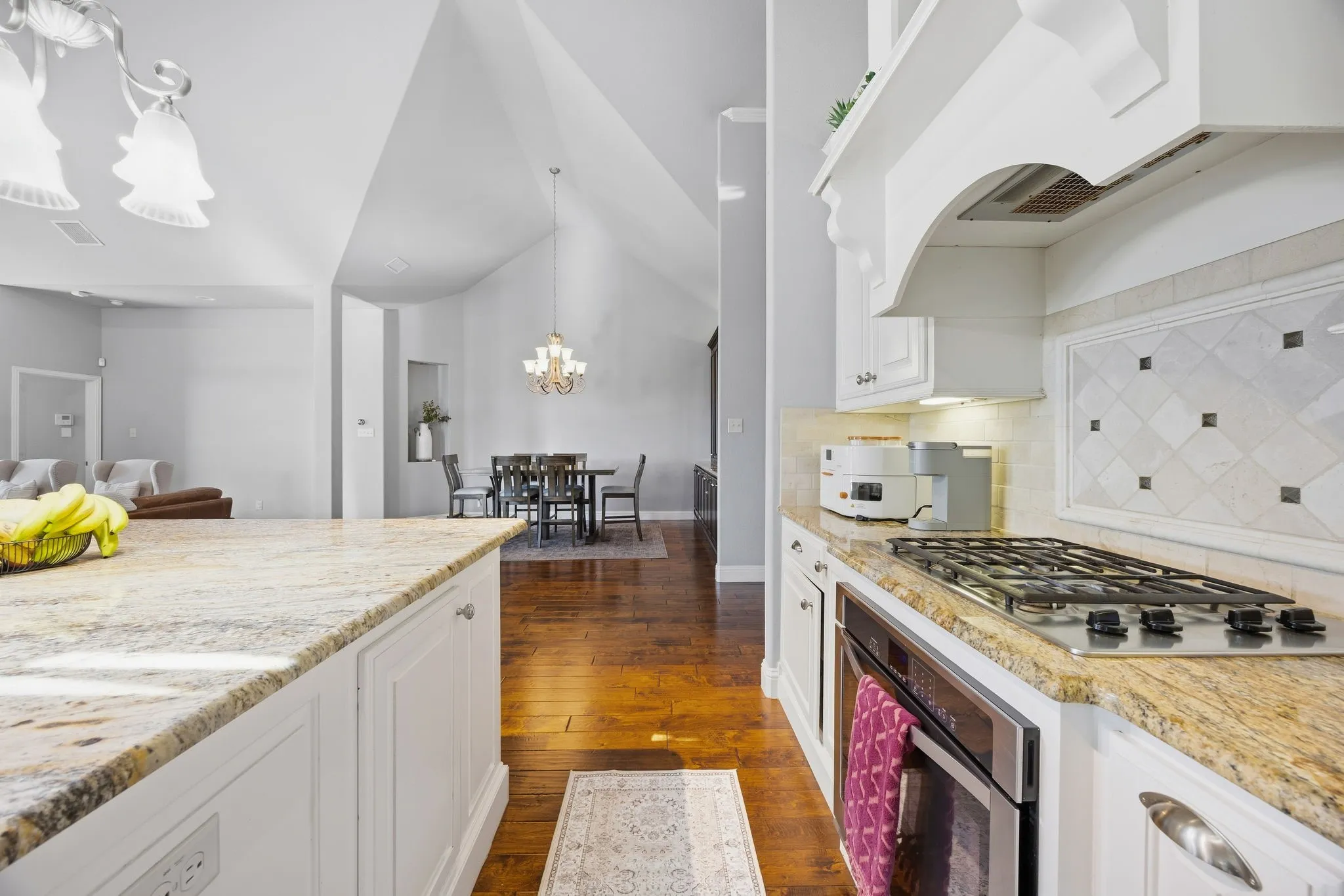 Single Family Residence For Sale in Tarrant County , 8416 Sandhill Crane Drive, Fort Worth, Texas 76118, 4 Bedroom, 3 Bathroom, 2 Garage spaces, 2,447 Sqft, built in 2013, mls#21387944, Real Estate Agent in Fort Worth, Homes For Sale in Tarrant county, Homes For Sale in Fort Worth, Realtor in Fort Worth Texas, Real Estate Brokerage Independent Realty Texas, Luminita Cordes Realtor
