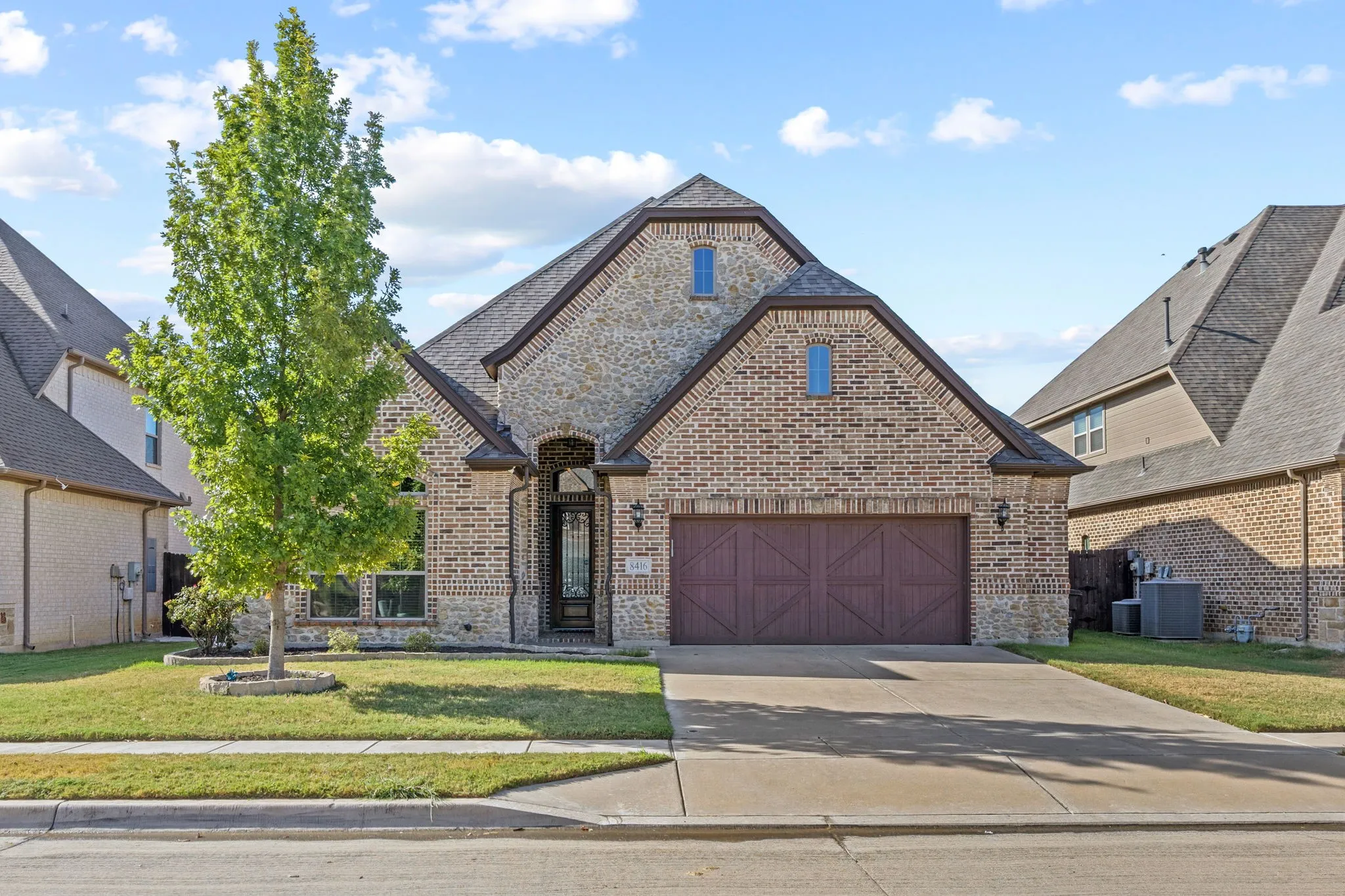 Single Family Residence For Sale in Tarrant County , 8416 Sandhill Crane Drive, Fort Worth, Texas 76118, 4 Bedroom, 3 Bathroom, 2 Garage spaces, 2,447 Sqft, built in 2013, mls#21387944, Real Estate Agent in Fort Worth, Homes For Sale in Tarrant county, Homes For Sale in Fort Worth, Realtor in Fort Worth Texas, Real Estate Brokerage Independent Realty Texas, Luminita Cordes Realtor