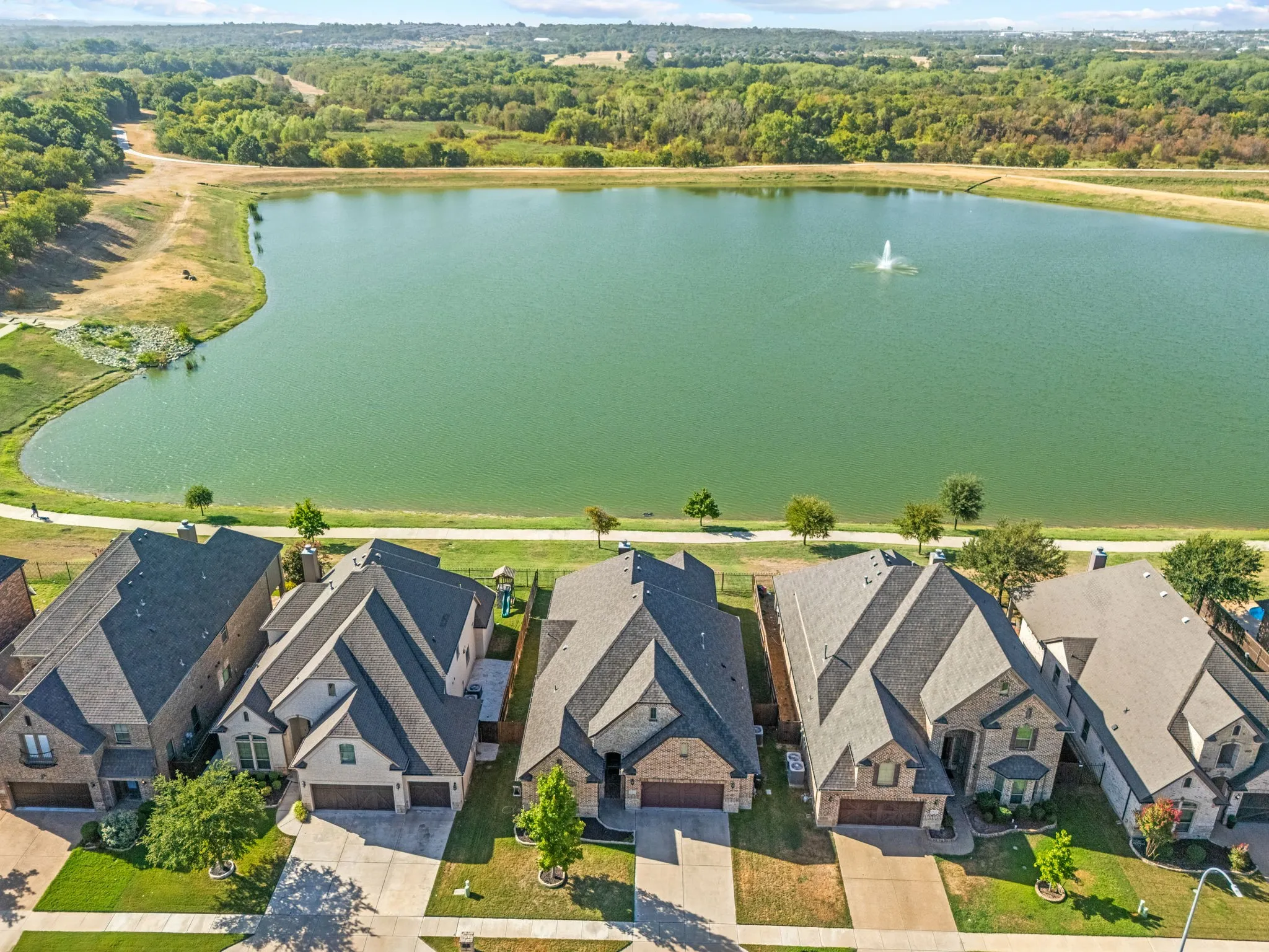 Single Family Residence For Sale in Tarrant County , 8416 Sandhill Crane Drive, Fort Worth, Texas 76118, 4 Bedroom, 3 Bathroom, 2 Garage spaces, 2,447 Sqft, built in 2013, mls#21387944, Real Estate Agent in Fort Worth, Homes For Sale in Tarrant county, Homes For Sale in Fort Worth, Realtor in Fort Worth Texas, Real Estate Brokerage Independent Realty Texas, Luminita Cordes Realtor