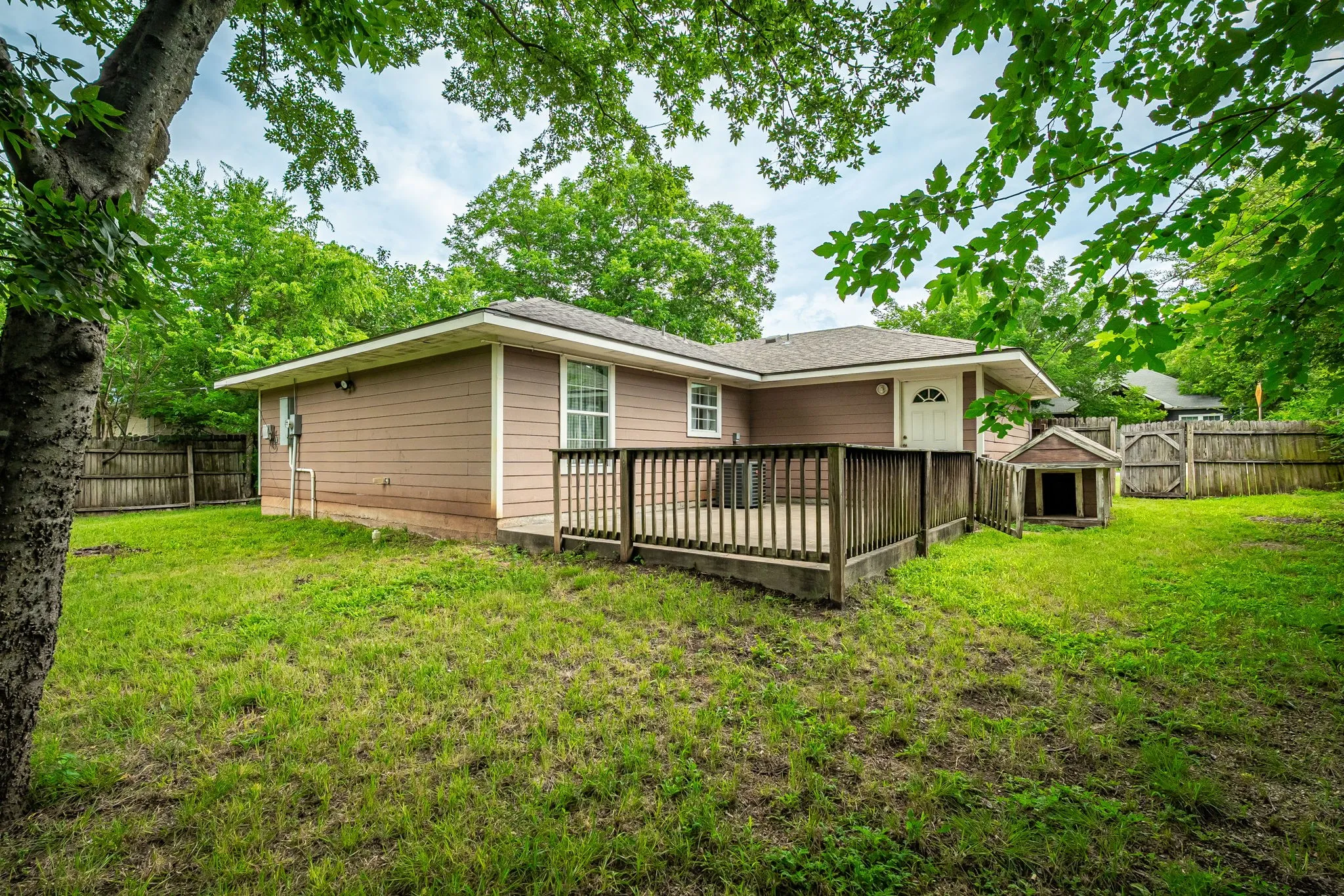 Single Family Residence For Rent in Grayson County , 604 S Maxey Street, Sherman, Texas 75090, 3 Bedroom, 2 Bathroom, 1 Garage spaces, 1,056 Sqft, built in 2007, mls#21387979, Real Estate Agent in Sherman, Homes For Rent in Grayson county, Homes For Rent in Sherman, Realtor in Sherman Texas, Real Estate Brokerage Independent Realty Texas, Luminita Cordes Realtor