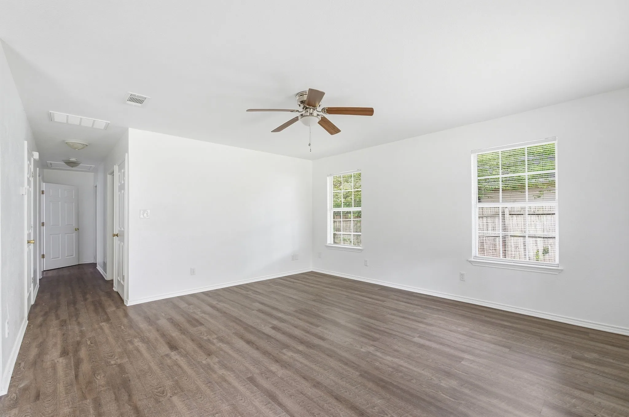 Single Family Residence For Rent in Grayson County , 604 S Maxey Street, Sherman, Texas 75090, 3 Bedroom, 2 Bathroom, 1 Garage spaces, 1,056 Sqft, built in 2007, mls#21387979, Real Estate Agent in Sherman, Homes For Rent in Grayson county, Homes For Rent in Sherman, Realtor in Sherman Texas, Real Estate Brokerage Independent Realty Texas, Luminita Cordes Realtor
