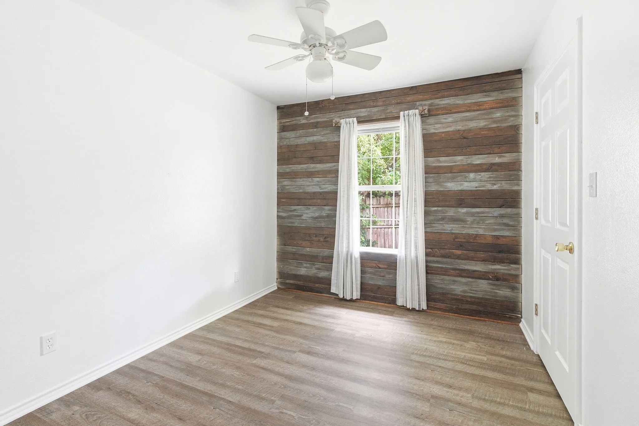 Single Family Residence For Rent in Grayson County , 604 S Maxey Street, Sherman, Texas 75090, 3 Bedroom, 2 Bathroom, 1 Garage spaces, 1,056 Sqft, built in 2007, mls#21387979, Real Estate Agent in Sherman, Homes For Rent in Grayson county, Homes For Rent in Sherman, Realtor in Sherman Texas, Real Estate Brokerage Independent Realty Texas, Luminita Cordes Realtor