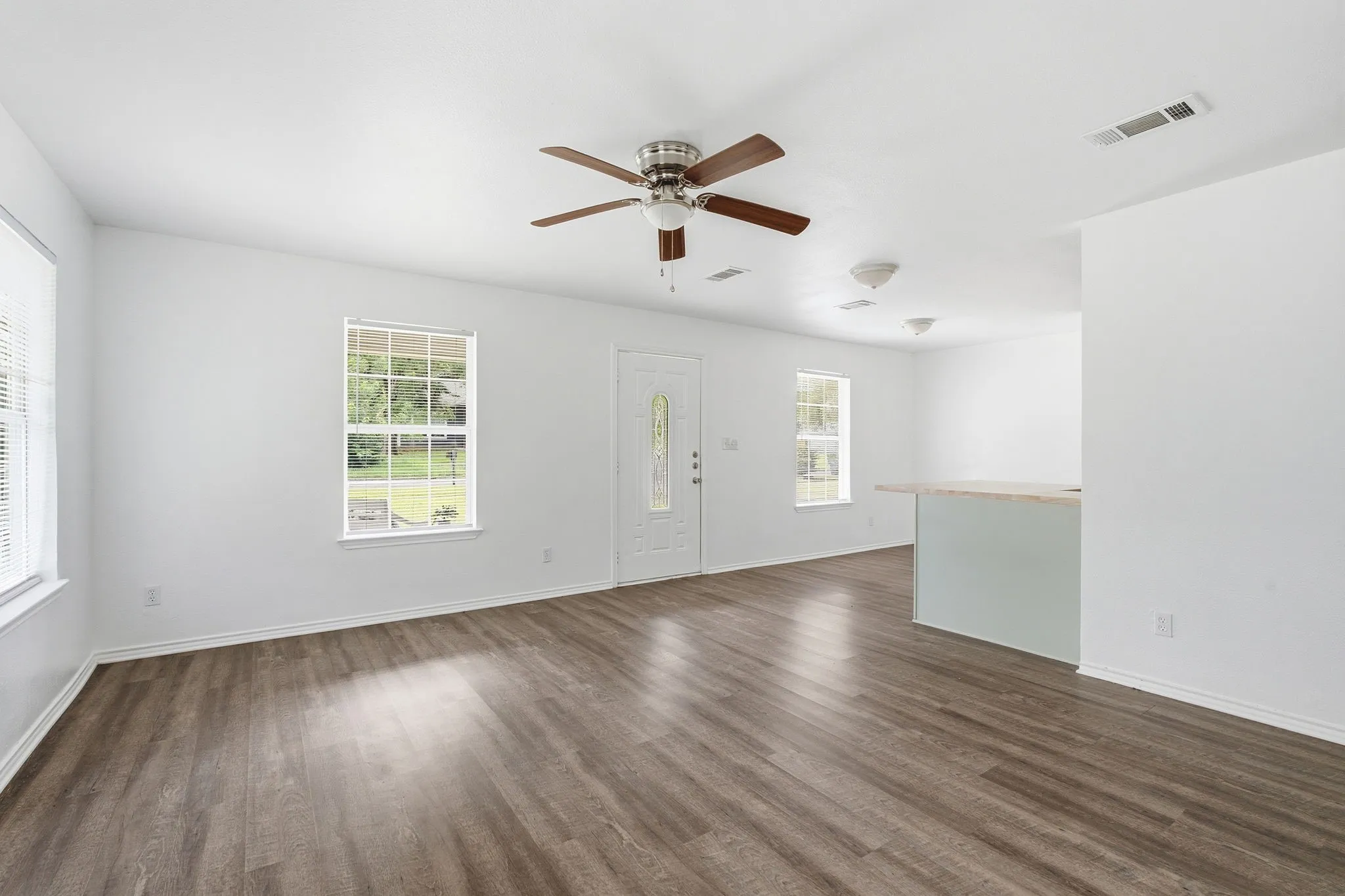 Single Family Residence For Rent in Grayson County , 604 S Maxey Street, Sherman, Texas 75090, 3 Bedroom, 2 Bathroom, 1 Garage spaces, 1,056 Sqft, built in 2007, mls#21387979, Real Estate Agent in Sherman, Homes For Rent in Grayson county, Homes For Rent in Sherman, Realtor in Sherman Texas, Real Estate Brokerage Independent Realty Texas, Luminita Cordes Realtor