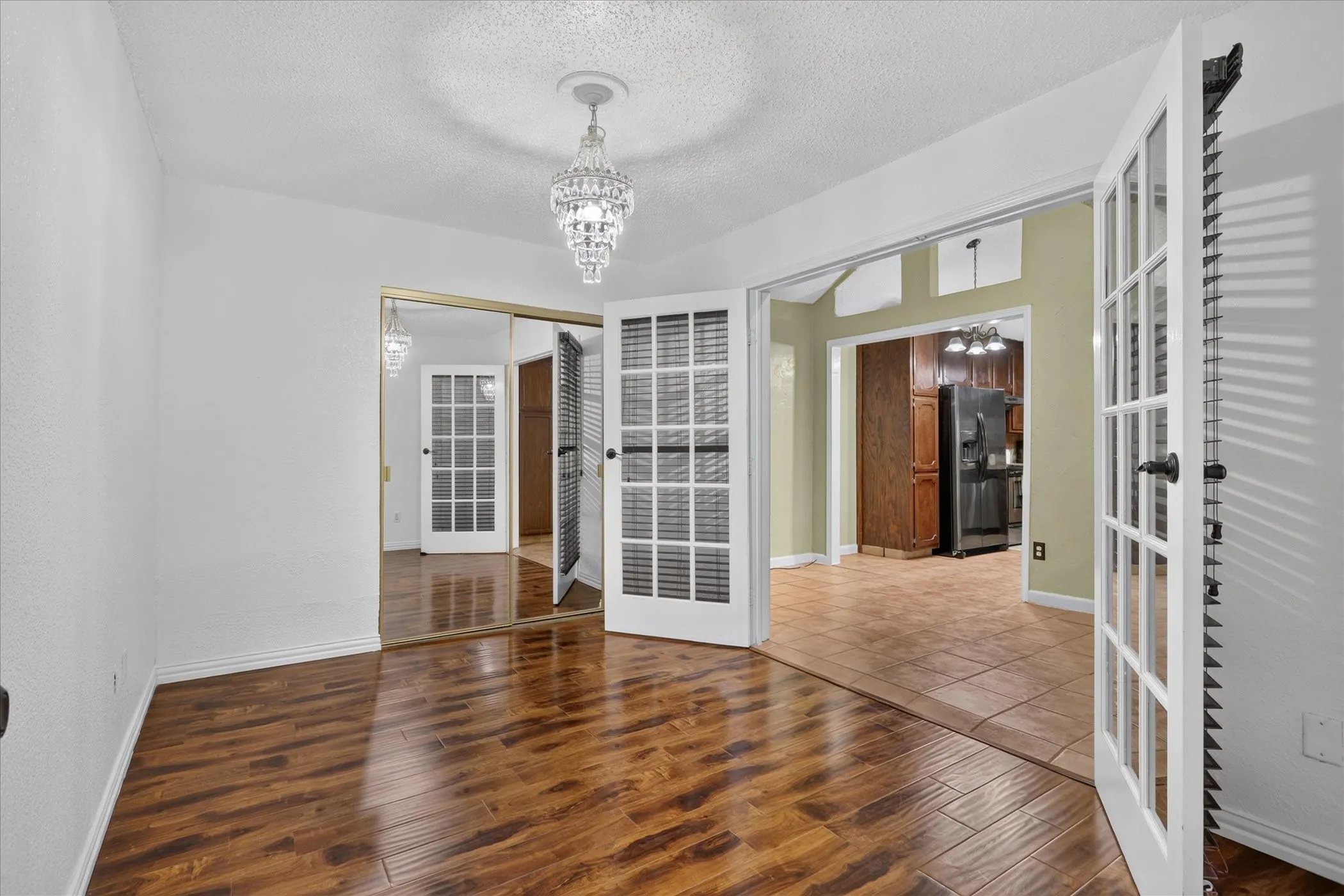 Single Family Residence For Sale in Tarrant County , 10634 Tall Oak Drive, Fort Worth, Texas 76108, 3 Bedroom, 2 Bathroom, 2 Garage spaces, 1,189 Sqft, built in 1983, mls#21386405, Real Estate Agent in Fort Worth, Homes For Sale in Tarrant county, Homes For Sale in Fort Worth, Realtor in Fort Worth Texas, Real Estate Brokerage Independent Realty Texas, Luminita Cordes Realtor