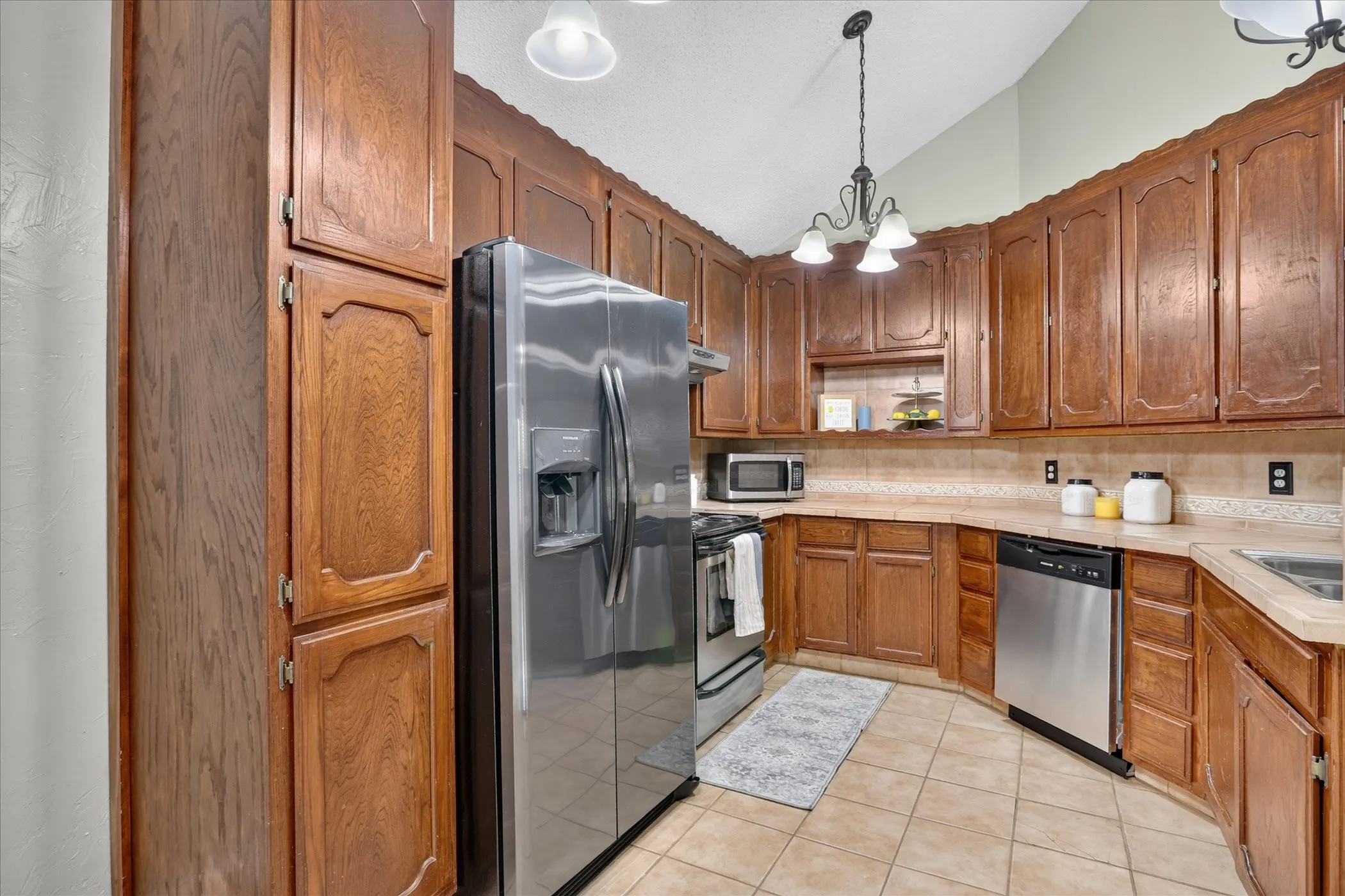 Single Family Residence For Sale in Tarrant County , 10634 Tall Oak Drive, Fort Worth, Texas 76108, 3 Bedroom, 2 Bathroom, 2 Garage spaces, 1,189 Sqft, built in 1983, mls#21386405, Real Estate Agent in Fort Worth, Homes For Sale in Tarrant county, Homes For Sale in Fort Worth, Realtor in Fort Worth Texas, Real Estate Brokerage Independent Realty Texas, Luminita Cordes Realtor