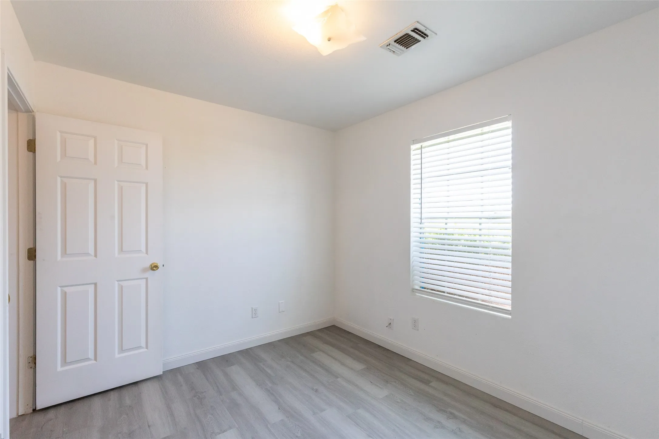 Townhouse For Sale in Runnels County , 201 & 203 Bluebonnet Drive, Winters, Texas 79567, 4 Bedroom, 4 Bathroom, Garage spaces, 1,782 Sqft, built in 1999, mls#21387982, Real Estate Agent in Winters, Homes For Sale in Runnels county, Homes For Sale in Winters, Realtor in Winters Texas, Real Estate Brokerage Independent Realty Texas, Luminita Cordes Realtor