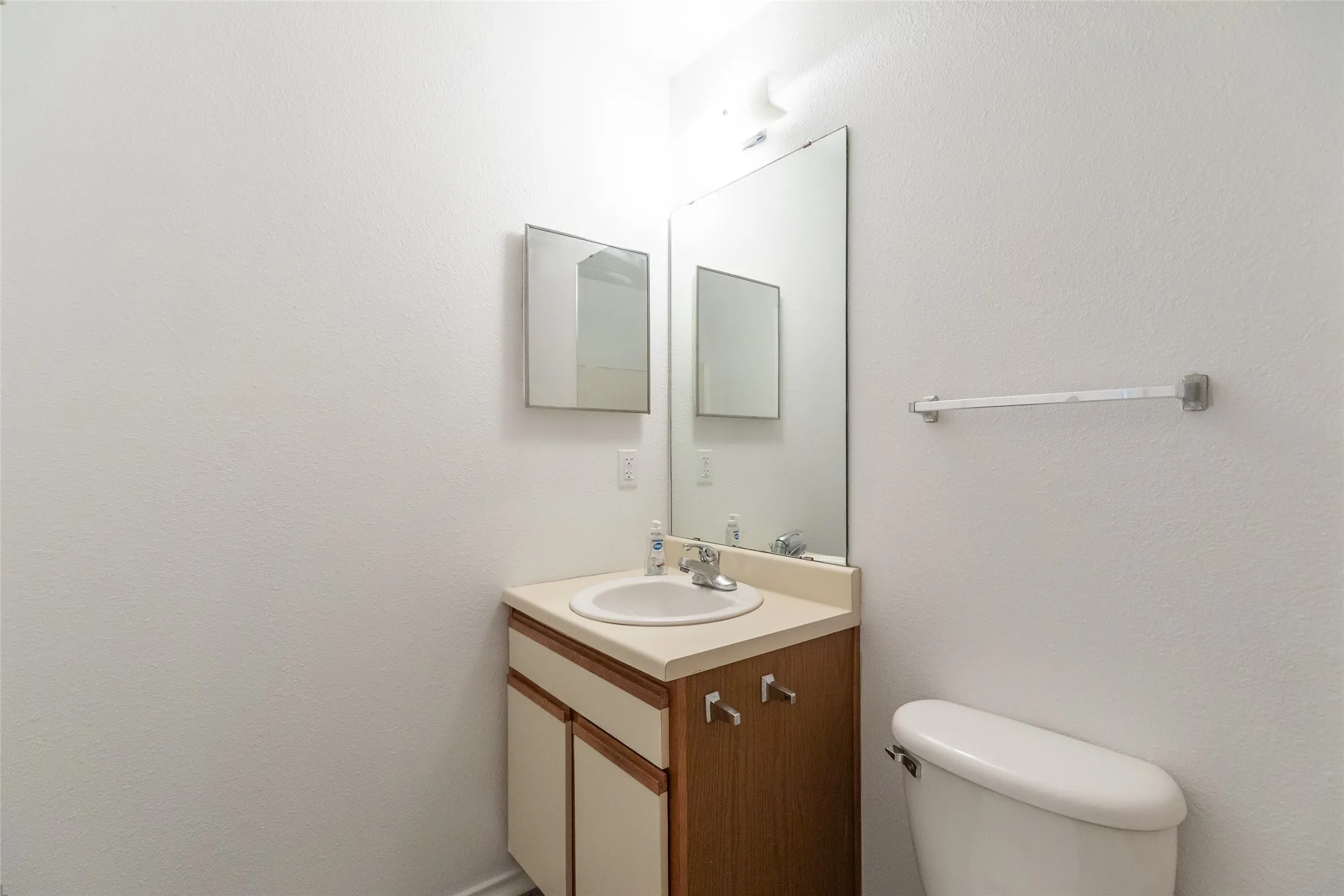 Townhouse For Sale in Runnels County , 201 & 203 Bluebonnet Drive, Winters, Texas 79567, 4 Bedroom, 4 Bathroom, Garage spaces, 1,782 Sqft, built in 1999, mls#21387982, Real Estate Agent in Winters, Homes For Sale in Runnels county, Homes For Sale in Winters, Realtor in Winters Texas, Real Estate Brokerage Independent Realty Texas, Luminita Cordes Realtor