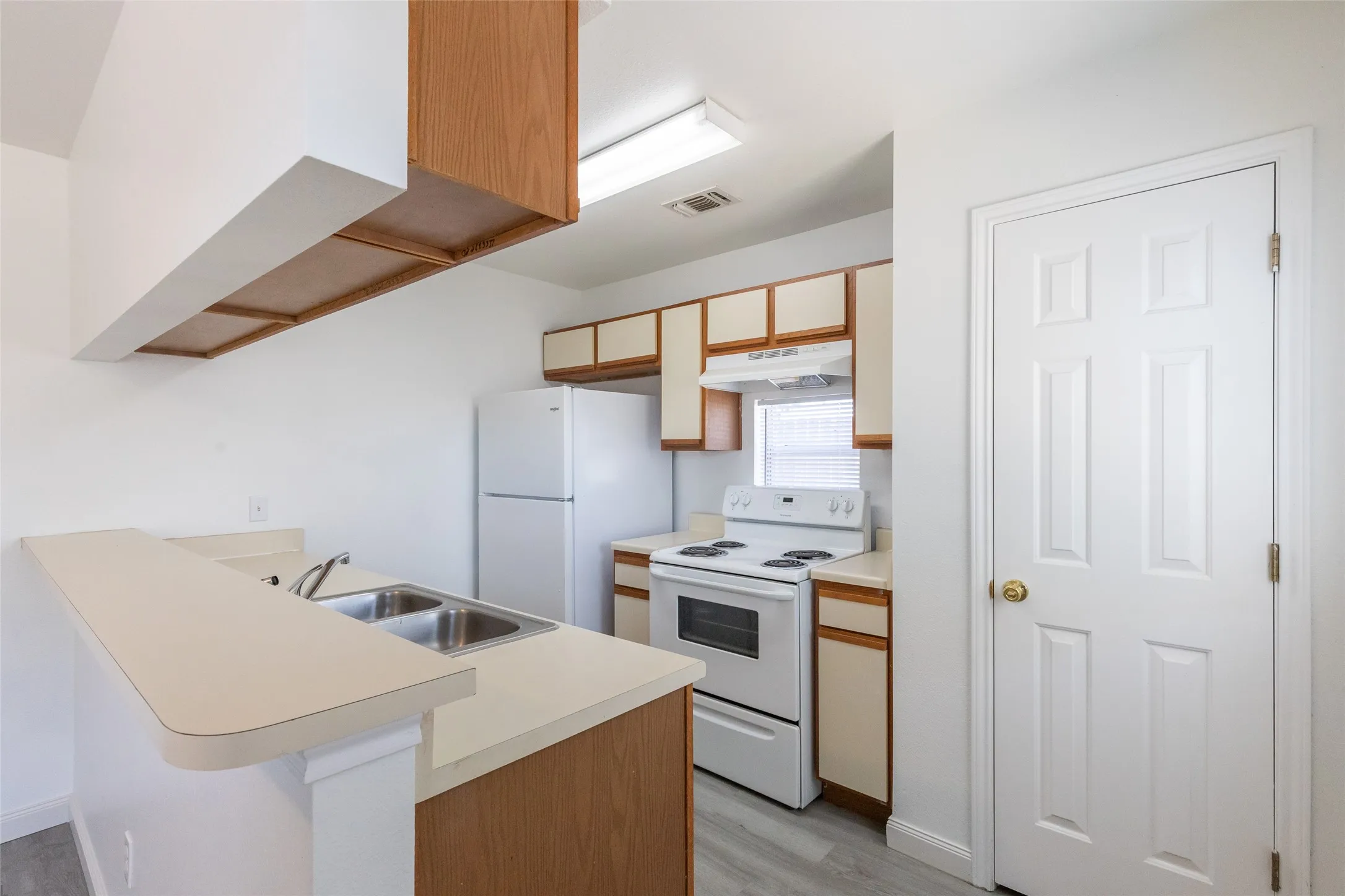 Townhouse For Sale in Runnels County , 201 & 203 Bluebonnet Drive, Winters, Texas 79567, 4 Bedroom, 4 Bathroom, Garage spaces, 1,782 Sqft, built in 1999, mls#21387982, Real Estate Agent in Winters, Homes For Sale in Runnels county, Homes For Sale in Winters, Realtor in Winters Texas, Real Estate Brokerage Independent Realty Texas, Luminita Cordes Realtor