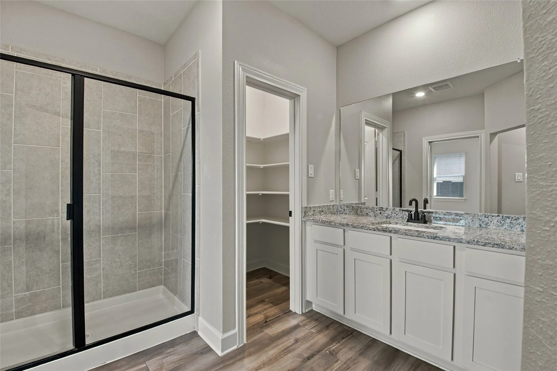 Single Family Residence For Rent in Collin County , 2025 Dakota Drive, Anna, Texas 75409, 4 Bedroom, 2 Bathroom, 2 Garage spaces, 1,811 Sqft, built in 2023, mls#21387971, Real Estate Agent in Anna, Homes For Rent in Collin county, Homes For Rent in Anna, Realtor in Anna Texas, Real Estate Brokerage Independent Realty Texas, Luminita Cordes Realtor