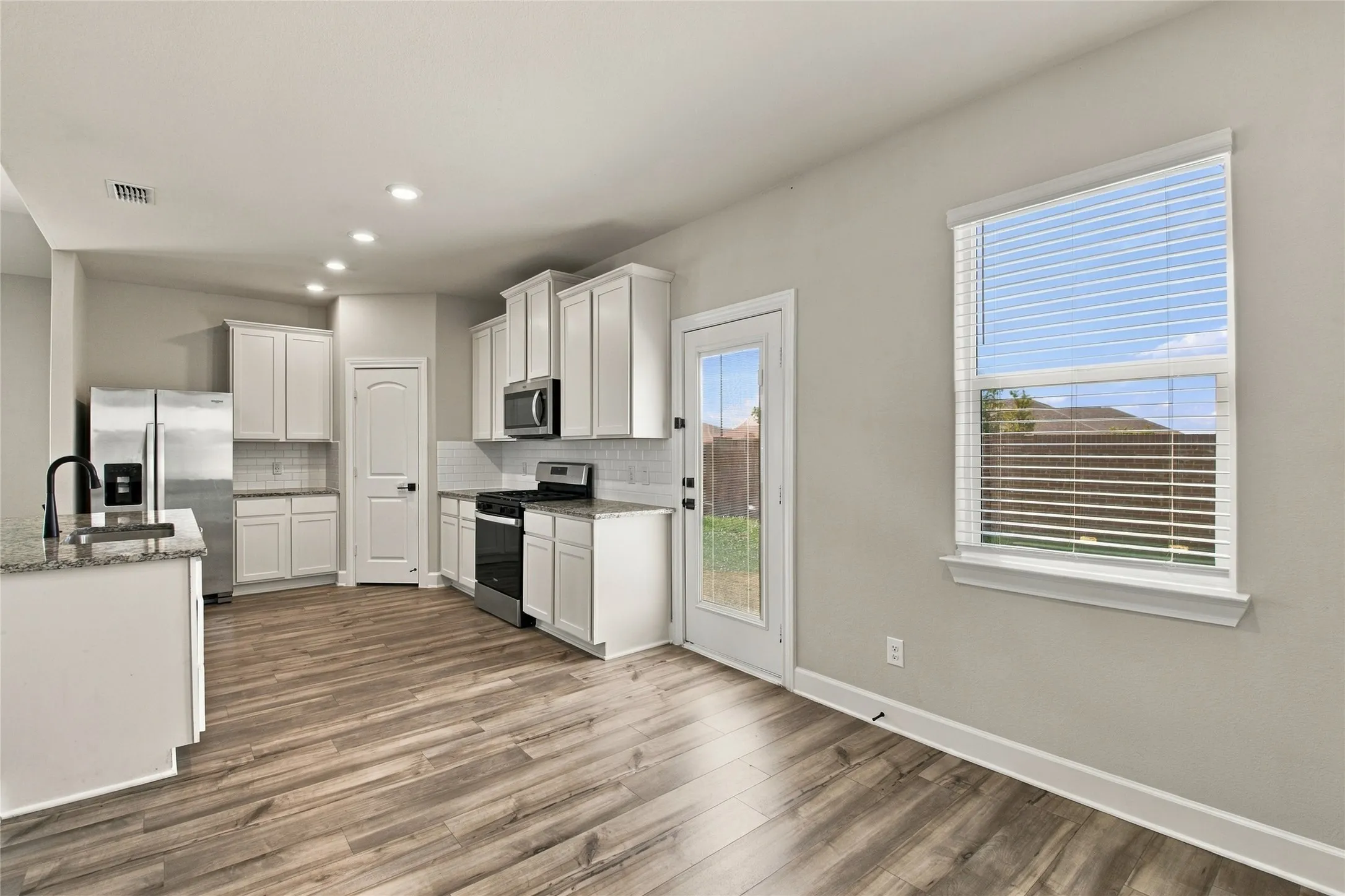 Single Family Residence For Rent in Collin County , 2025 Dakota Drive, Anna, Texas 75409, 4 Bedroom, 2 Bathroom, 2 Garage spaces, 1,811 Sqft, built in 2023, mls#21387971, Real Estate Agent in Anna, Homes For Rent in Collin county, Homes For Rent in Anna, Realtor in Anna Texas, Real Estate Brokerage Independent Realty Texas, Luminita Cordes Realtor