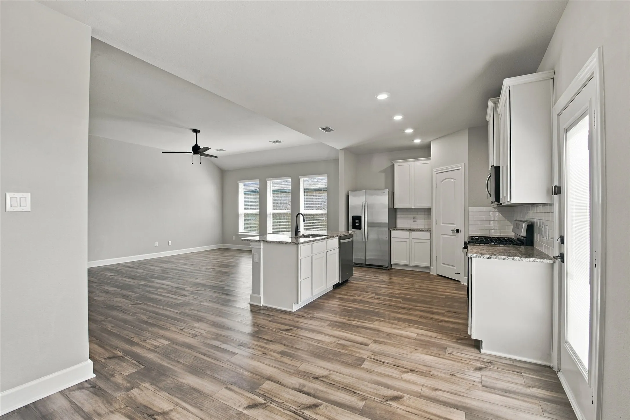 Single Family Residence For Rent in Collin County , 2025 Dakota Drive, Anna, Texas 75409, 4 Bedroom, 2 Bathroom, 2 Garage spaces, 1,811 Sqft, built in 2023, mls#21387971, Real Estate Agent in Anna, Homes For Rent in Collin county, Homes For Rent in Anna, Realtor in Anna Texas, Real Estate Brokerage Independent Realty Texas, Luminita Cordes Realtor