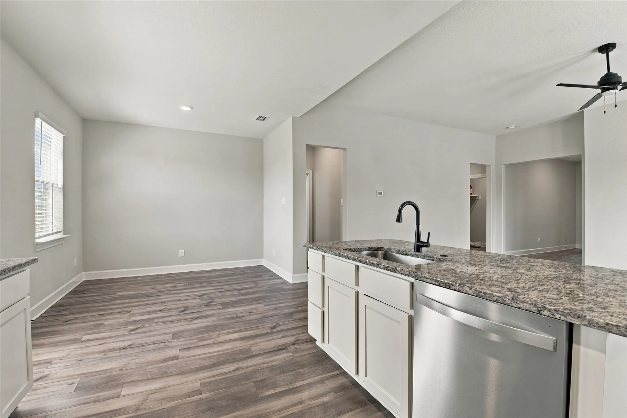 Single Family Residence For Rent in Collin County , 2025 Dakota Drive, Anna, Texas 75409, 4 Bedroom, 2 Bathroom, 2 Garage spaces, 1,811 Sqft, built in 2023, mls#21387971, Real Estate Agent in Anna, Homes For Rent in Collin county, Homes For Rent in Anna, Realtor in Anna Texas, Real Estate Brokerage Independent Realty Texas, Luminita Cordes Realtor
