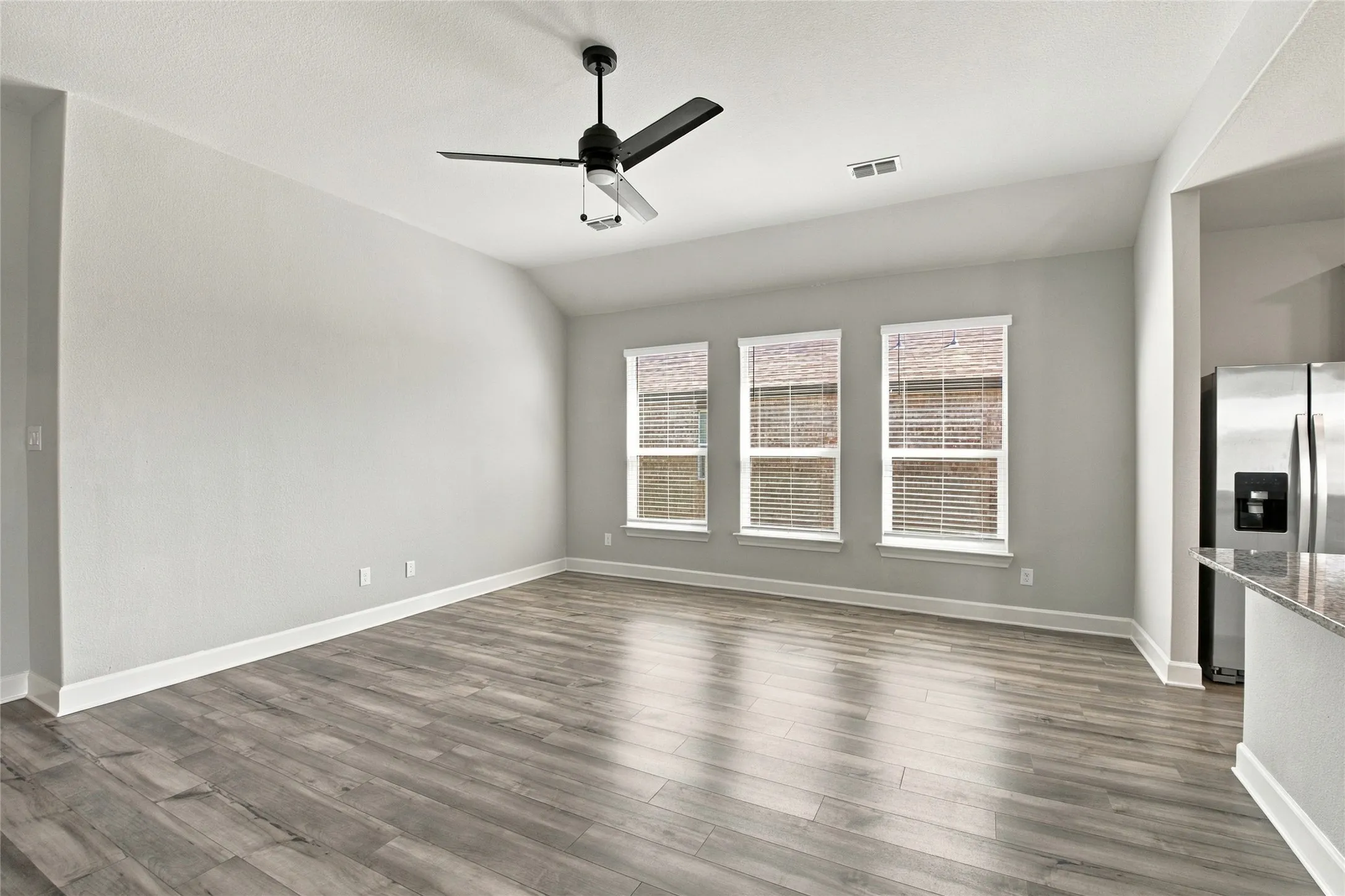 Single Family Residence For Rent in Collin County , 2025 Dakota Drive, Anna, Texas 75409, 4 Bedroom, 2 Bathroom, 2 Garage spaces, 1,811 Sqft, built in 2023, mls#21387971, Real Estate Agent in Anna, Homes For Rent in Collin county, Homes For Rent in Anna, Realtor in Anna Texas, Real Estate Brokerage Independent Realty Texas, Luminita Cordes Realtor