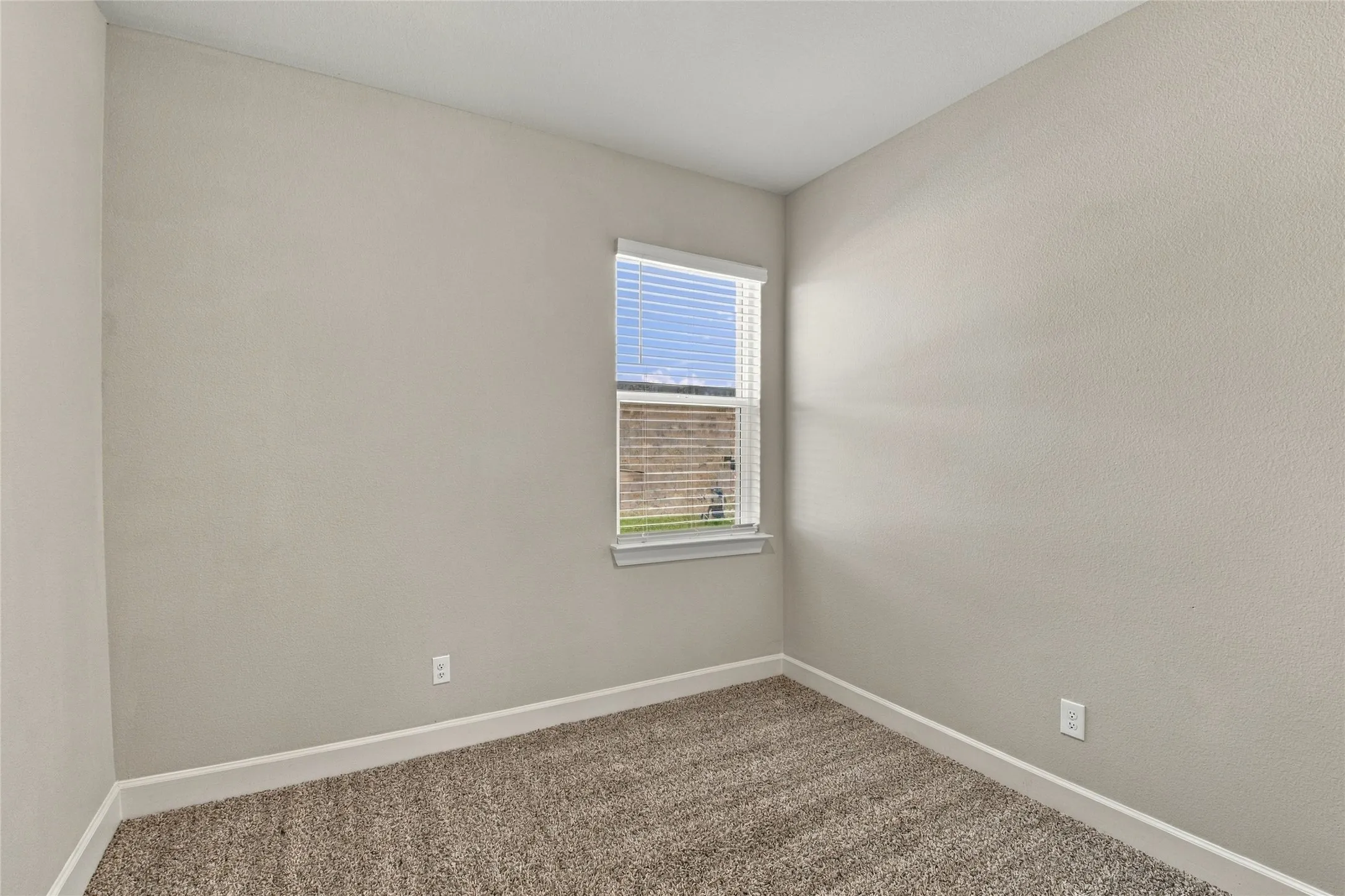 Single Family Residence For Rent in Collin County , 2025 Dakota Drive, Anna, Texas 75409, 4 Bedroom, 2 Bathroom, 2 Garage spaces, 1,811 Sqft, built in 2023, mls#21387971, Real Estate Agent in Anna, Homes For Rent in Collin county, Homes For Rent in Anna, Realtor in Anna Texas, Real Estate Brokerage Independent Realty Texas, Luminita Cordes Realtor