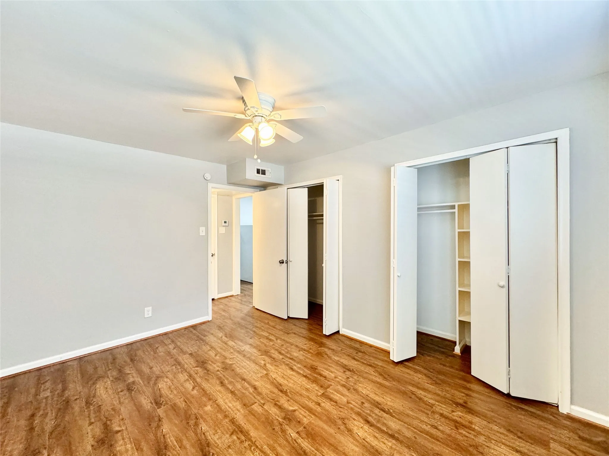 Apartment For Rent in Dallas County , 5722 Gaston Avenue B, Dallas, Texas 75214, 1 Bedroom, 1 Bathroom, Garage spaces, 525 Sqft, built in 1958, mls#21387574, Real Estate Agent in Dallas, Homes For Rent in Dallas county, Homes For Rent in Dallas, Realtor in Dallas Texas, Real Estate Brokerage Independent Realty Texas, Luminita Cordes Realtor