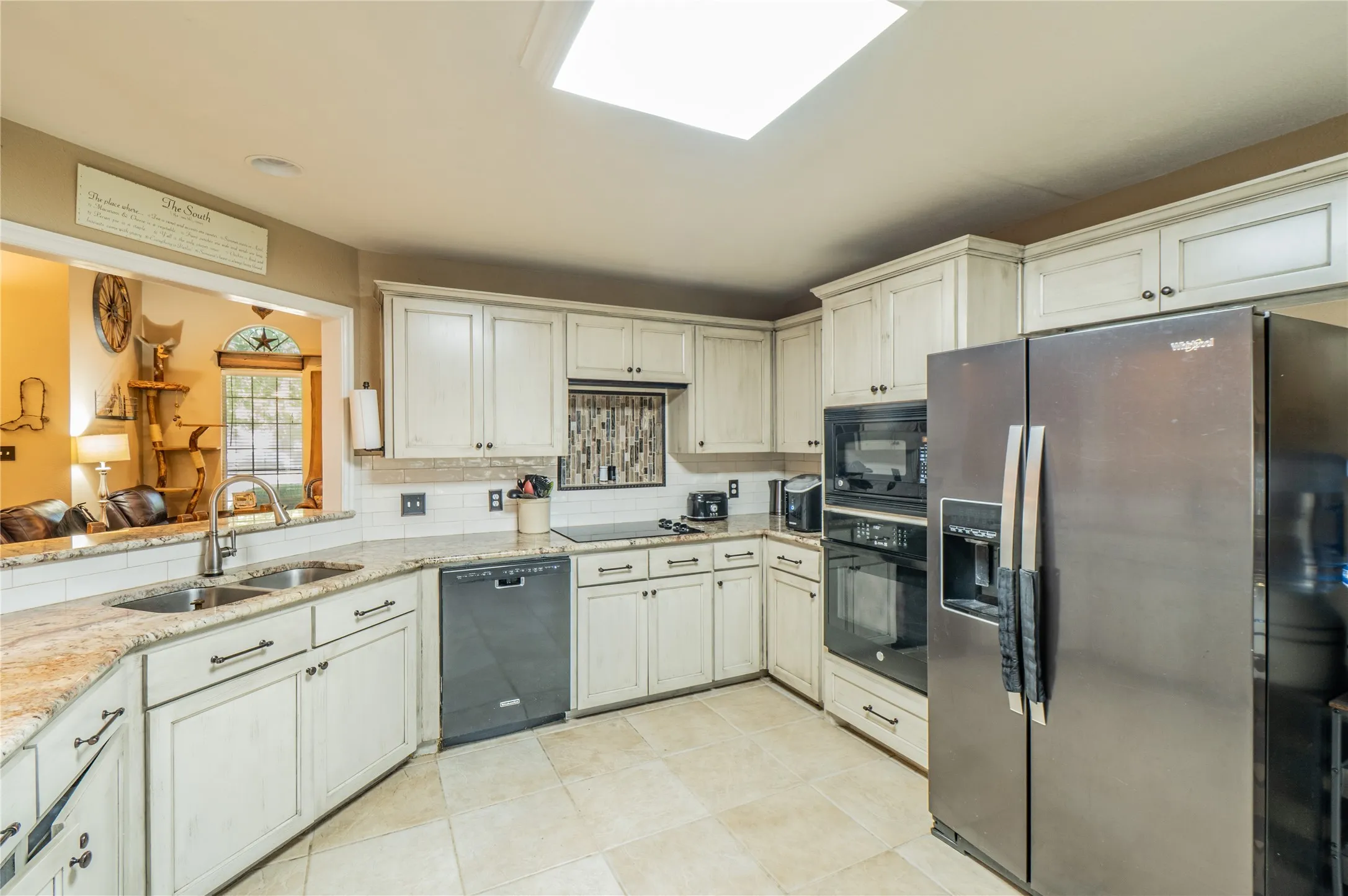 Single Family Residence For Sale in Ellis County , 2830 Brads Way, Midlothian, Texas 76065, 4 Bedroom, 3 Bathroom, 2 Garage spaces, 2,387 Sqft, built in 2002, mls#21385772, Real Estate Agent in Midlothian, Homes For Sale in Ellis county, Homes For Sale in Midlothian, Realtor in Midlothian Texas, Real Estate Brokerage Independent Realty Texas, Luminita Cordes Realtor