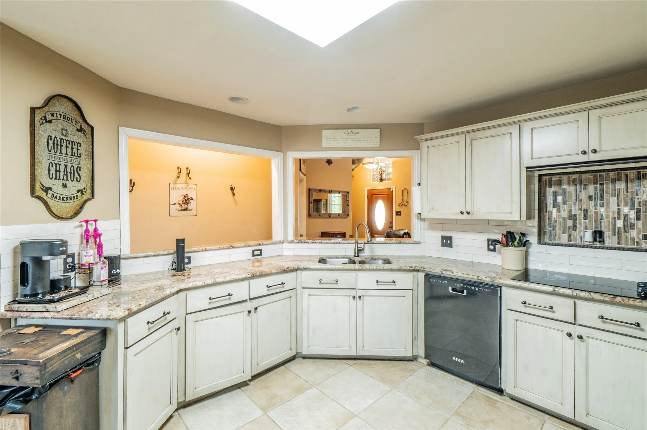 Single Family Residence For Sale in Ellis County , 2830 Brads Way, Midlothian, Texas 76065, 4 Bedroom, 3 Bathroom, 2 Garage spaces, 2,387 Sqft, built in 2002, mls#21385772, Real Estate Agent in Midlothian, Homes For Sale in Ellis county, Homes For Sale in Midlothian, Realtor in Midlothian Texas, Real Estate Brokerage Independent Realty Texas, Luminita Cordes Realtor