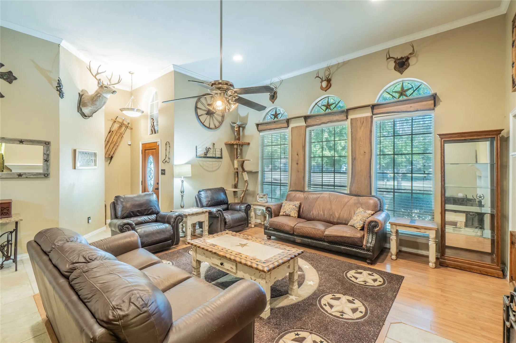 Single Family Residence For Sale in Ellis County , 2830 Brads Way, Midlothian, Texas 76065, 4 Bedroom, 3 Bathroom, 2 Garage spaces, 2,387 Sqft, built in 2002, mls#21385772, Real Estate Agent in Midlothian, Homes For Sale in Ellis county, Homes For Sale in Midlothian, Realtor in Midlothian Texas, Real Estate Brokerage Independent Realty Texas, Luminita Cordes Realtor