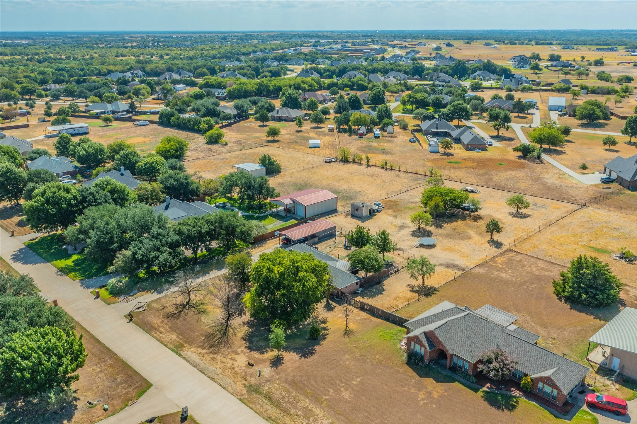 Single Family Residence For Sale in Ellis County , 2830 Brads Way, Midlothian, Texas 76065, 4 Bedroom, 3 Bathroom, 2 Garage spaces, 2,387 Sqft, built in 2002, mls#21385772, Real Estate Agent in Midlothian, Homes For Sale in Ellis county, Homes For Sale in Midlothian, Realtor in Midlothian Texas, Real Estate Brokerage Independent Realty Texas, Luminita Cordes Realtor