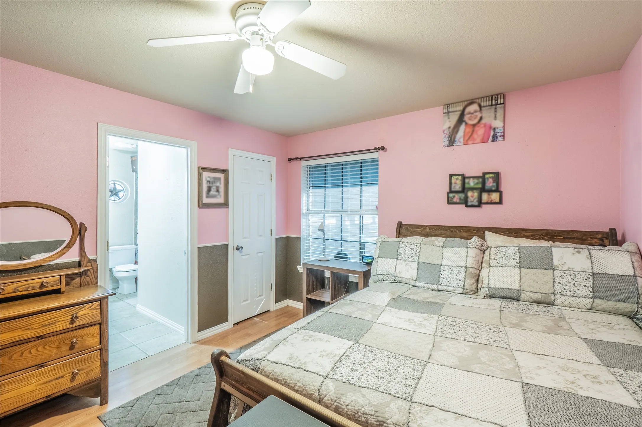Single Family Residence For Sale in Ellis County , 2830 Brads Way, Midlothian, Texas 76065, 4 Bedroom, 3 Bathroom, 2 Garage spaces, 2,387 Sqft, built in 2002, mls#21385772, Real Estate Agent in Midlothian, Homes For Sale in Ellis county, Homes For Sale in Midlothian, Realtor in Midlothian Texas, Real Estate Brokerage Independent Realty Texas, Luminita Cordes Realtor