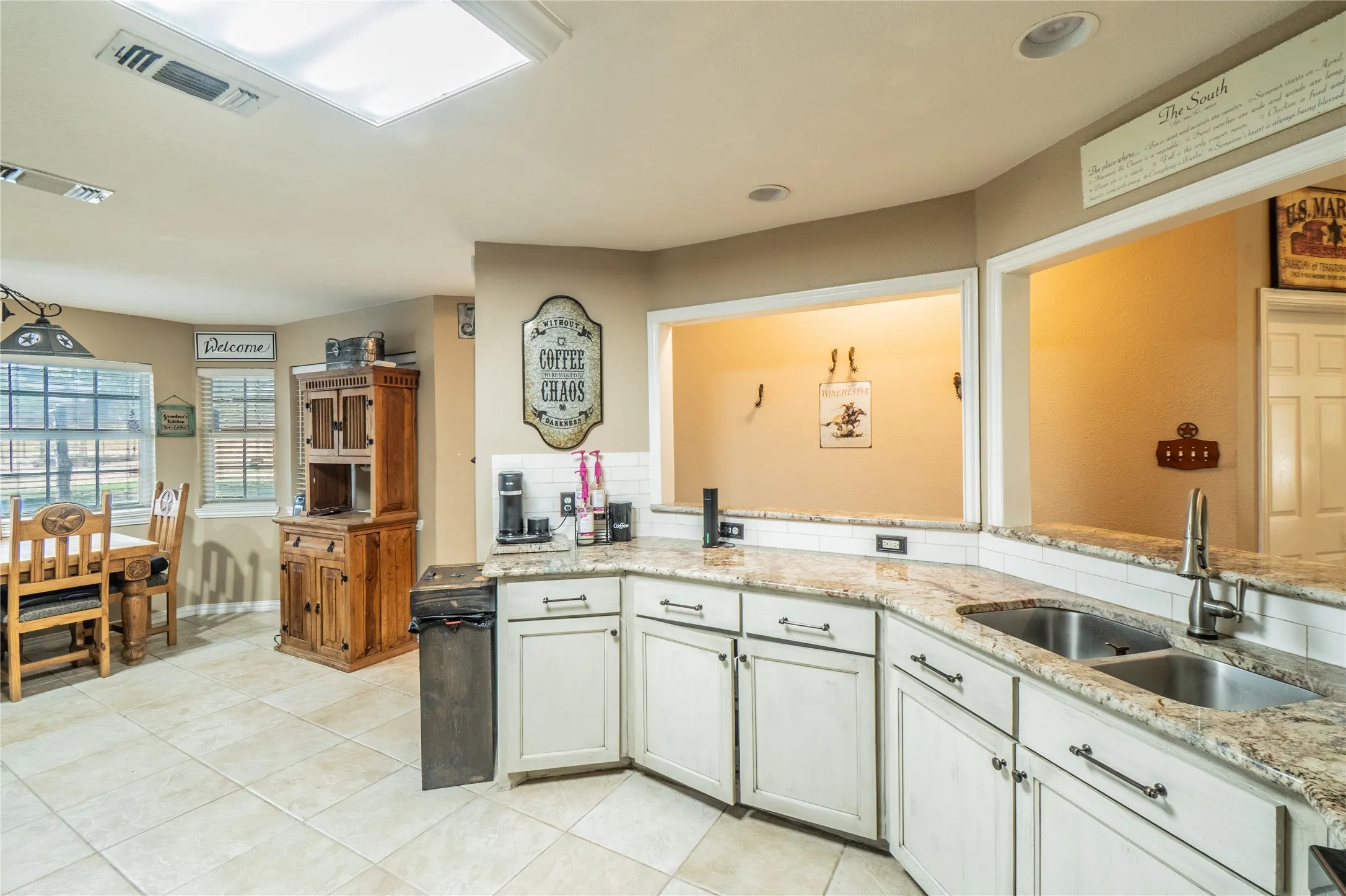 Single Family Residence For Sale in Ellis County , 2830 Brads Way, Midlothian, Texas 76065, 4 Bedroom, 3 Bathroom, 2 Garage spaces, 2,387 Sqft, built in 2002, mls#21385772, Real Estate Agent in Midlothian, Homes For Sale in Ellis county, Homes For Sale in Midlothian, Realtor in Midlothian Texas, Real Estate Brokerage Independent Realty Texas, Luminita Cordes Realtor
