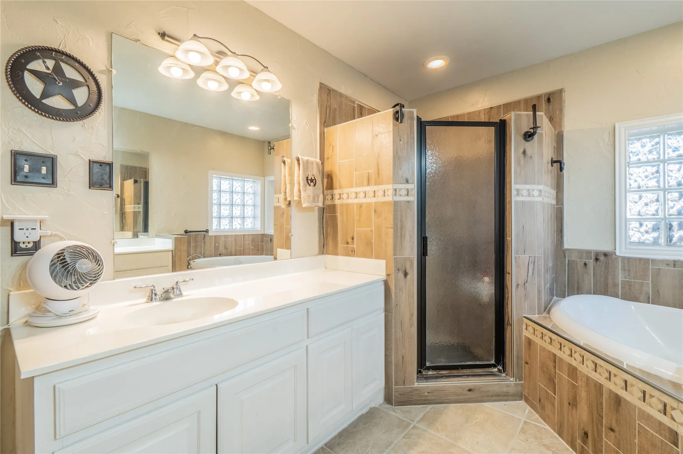 Single Family Residence For Sale in Ellis County , 2830 Brads Way, Midlothian, Texas 76065, 4 Bedroom, 3 Bathroom, 2 Garage spaces, 2,387 Sqft, built in 2002, mls#21385772, Real Estate Agent in Midlothian, Homes For Sale in Ellis county, Homes For Sale in Midlothian, Realtor in Midlothian Texas, Real Estate Brokerage Independent Realty Texas, Luminita Cordes Realtor
